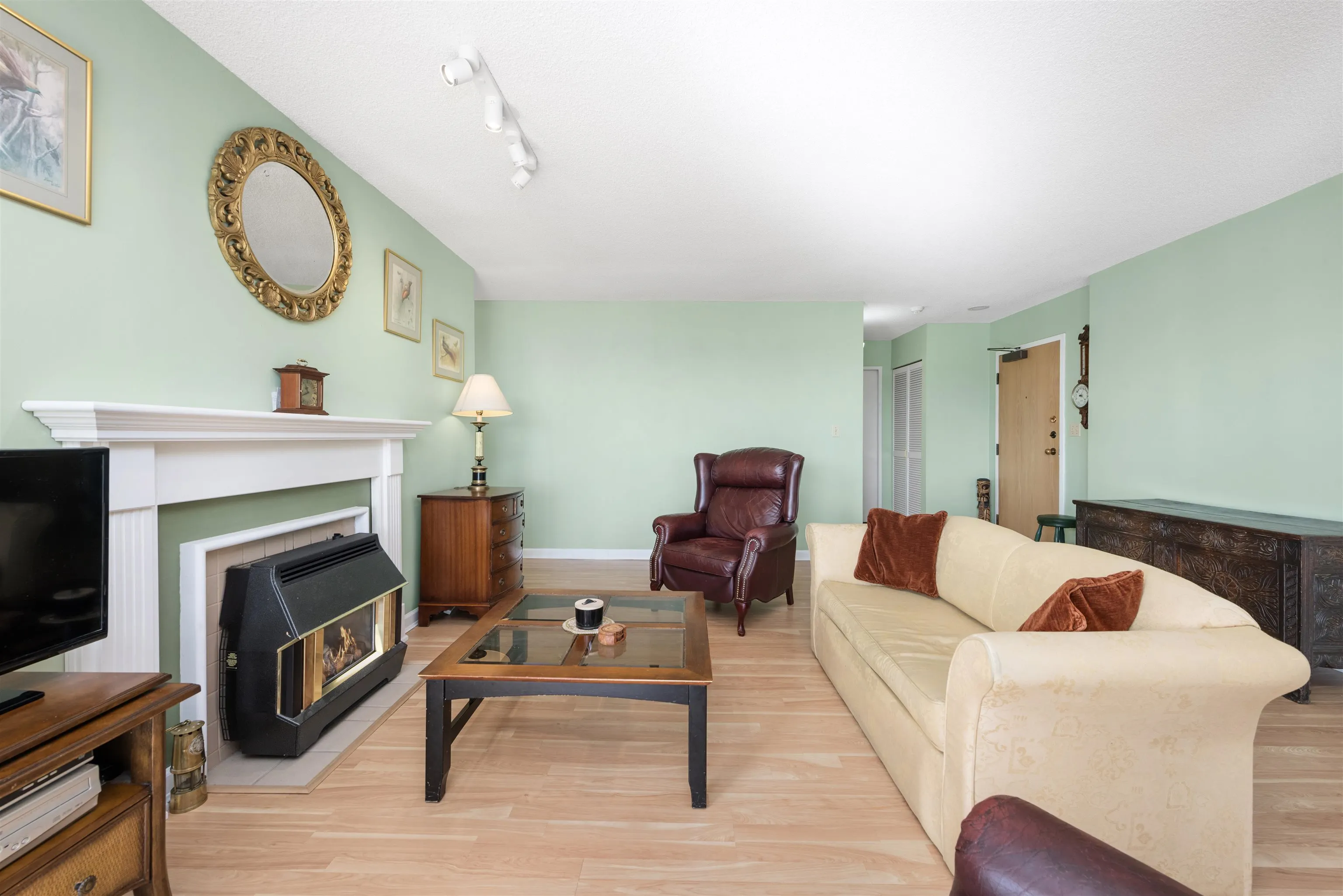 202 410 Carnarvon Street