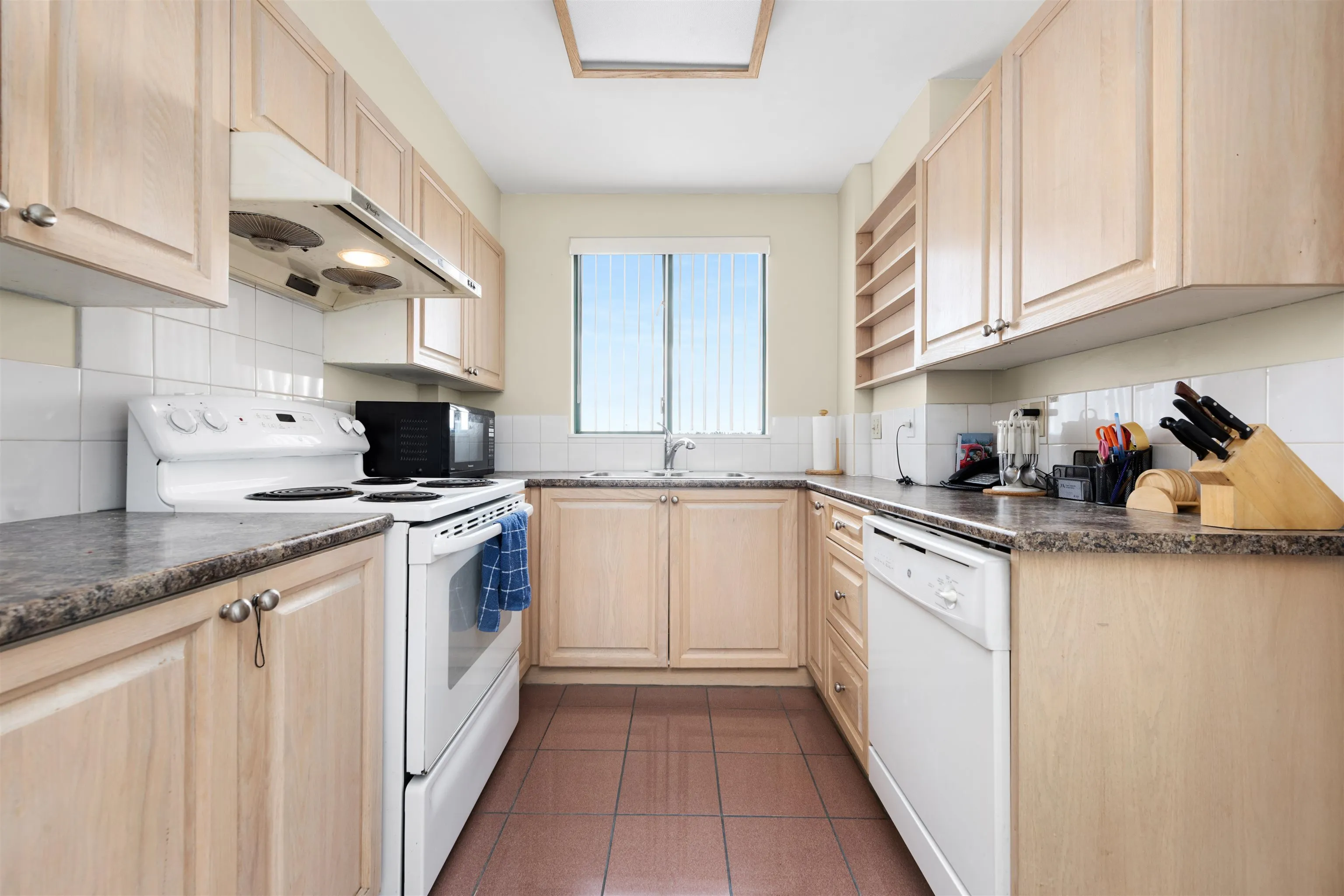 202 410 Carnarvon Street