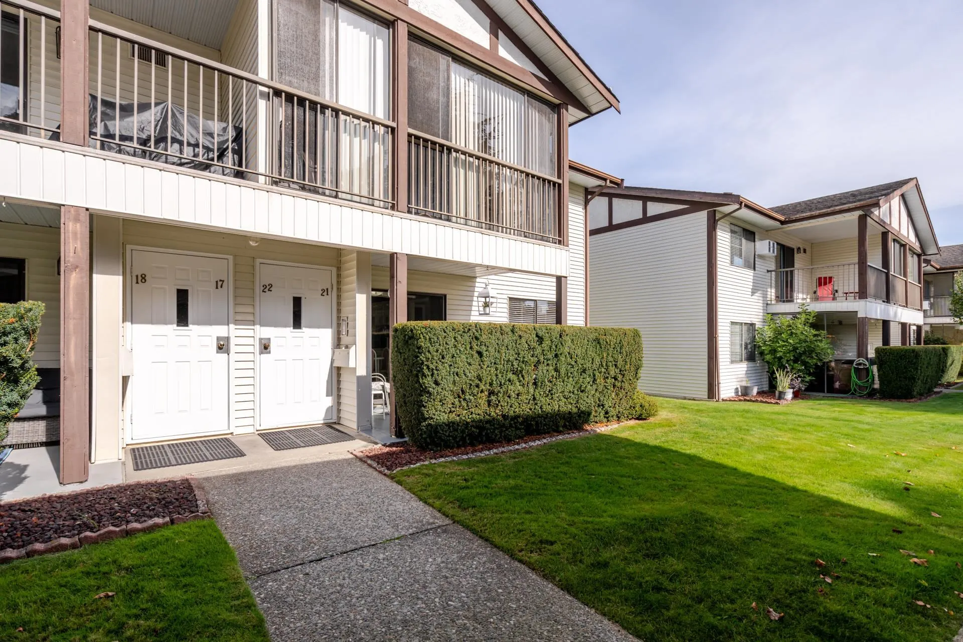 17 32718 Garibaldi Drive
