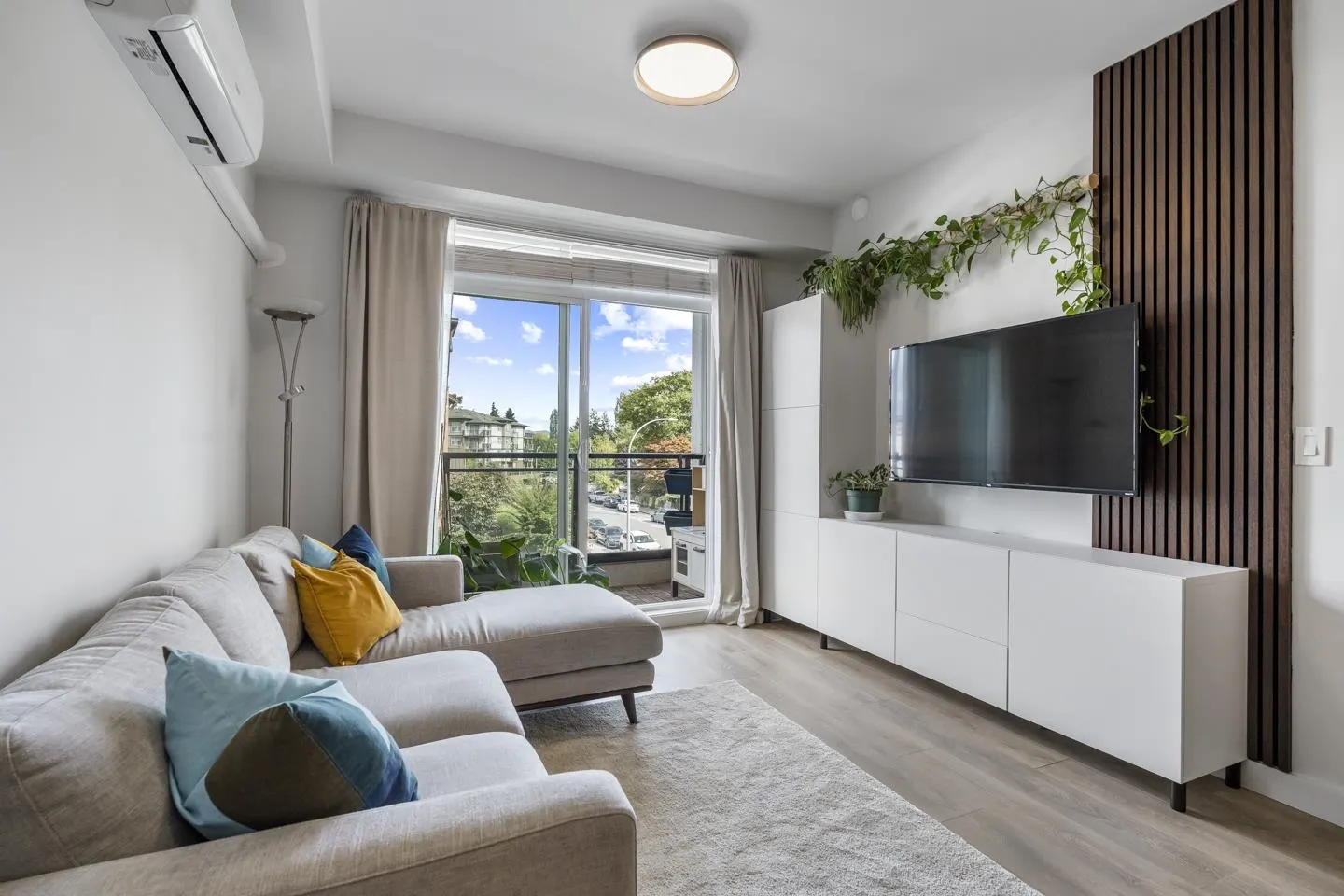 331 5415 Brydon Crescent