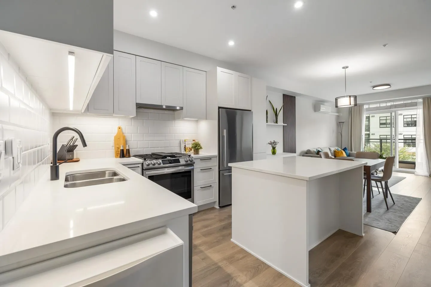 331 5415 Brydon Crescent