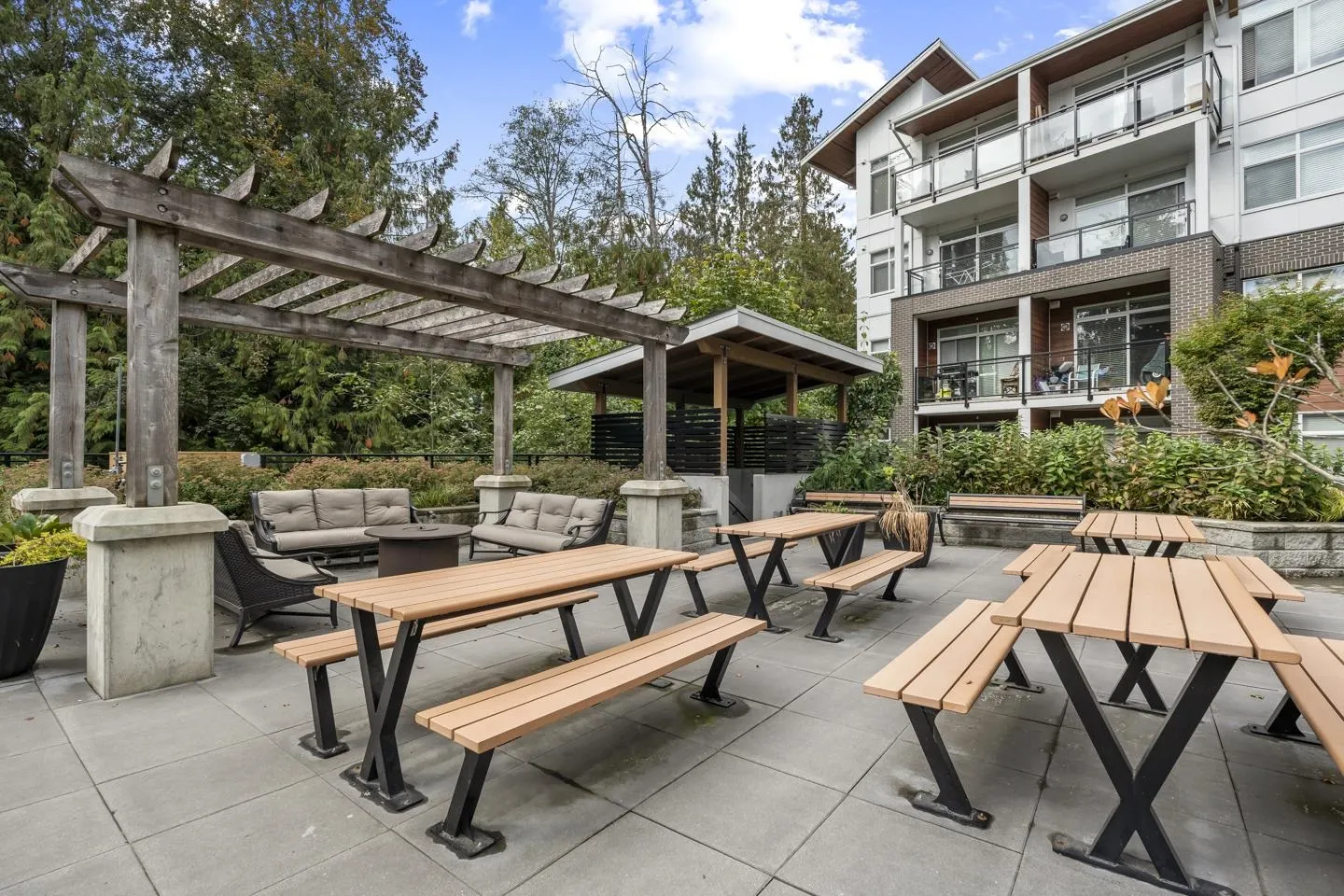 331 5415 Brydon Crescent