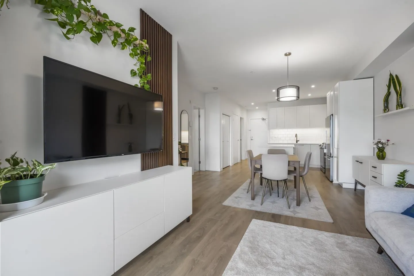 331 5415 Brydon Crescent