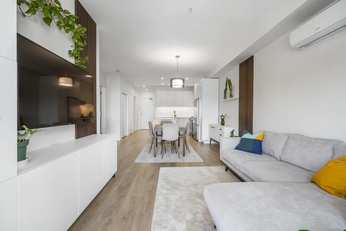 331 5415 Brydon Crescent