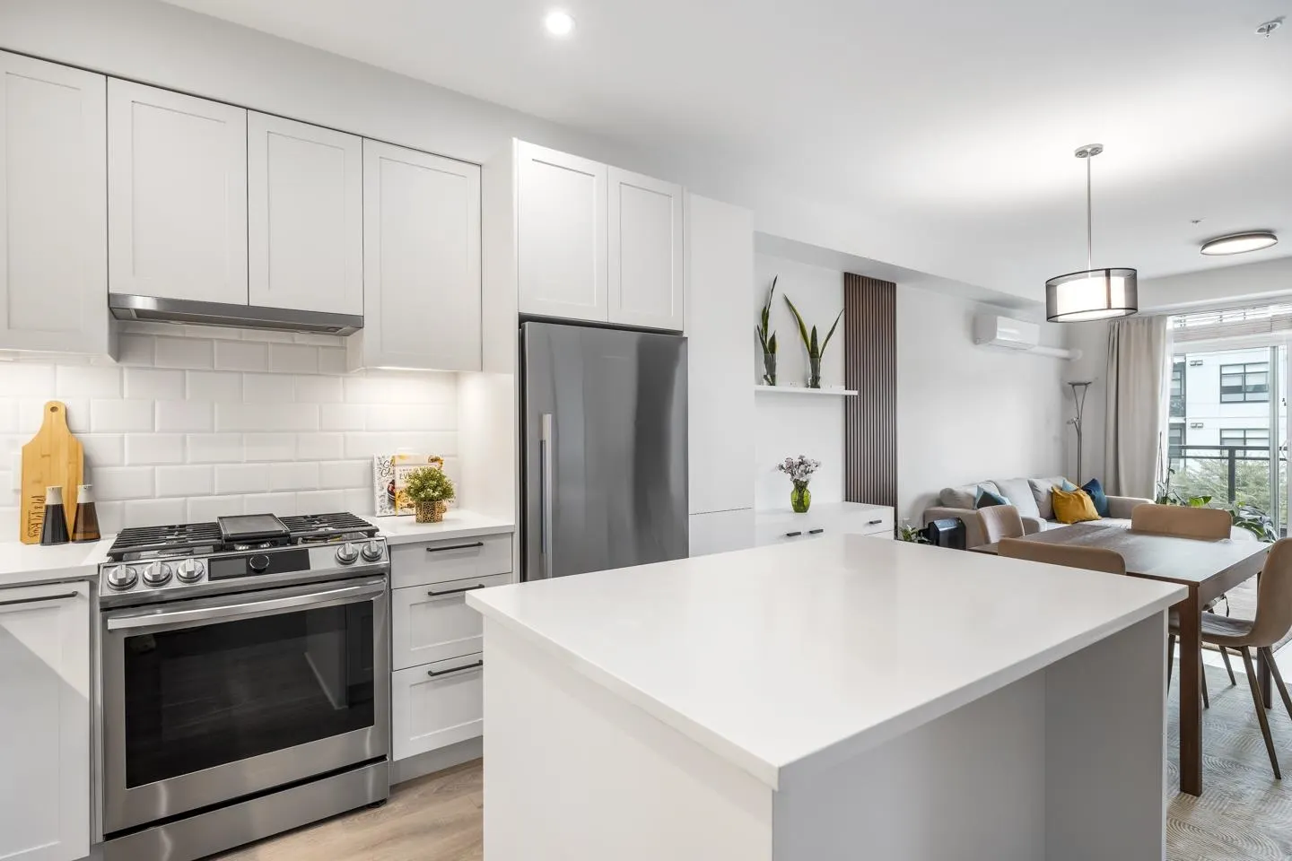 331 5415 Brydon Crescent