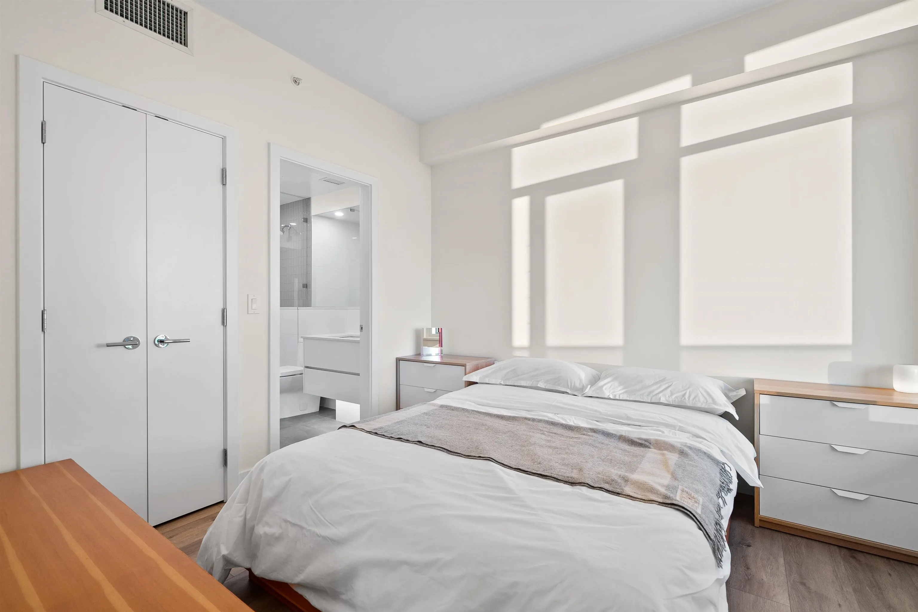 3102 10428 Whalley Boulevard