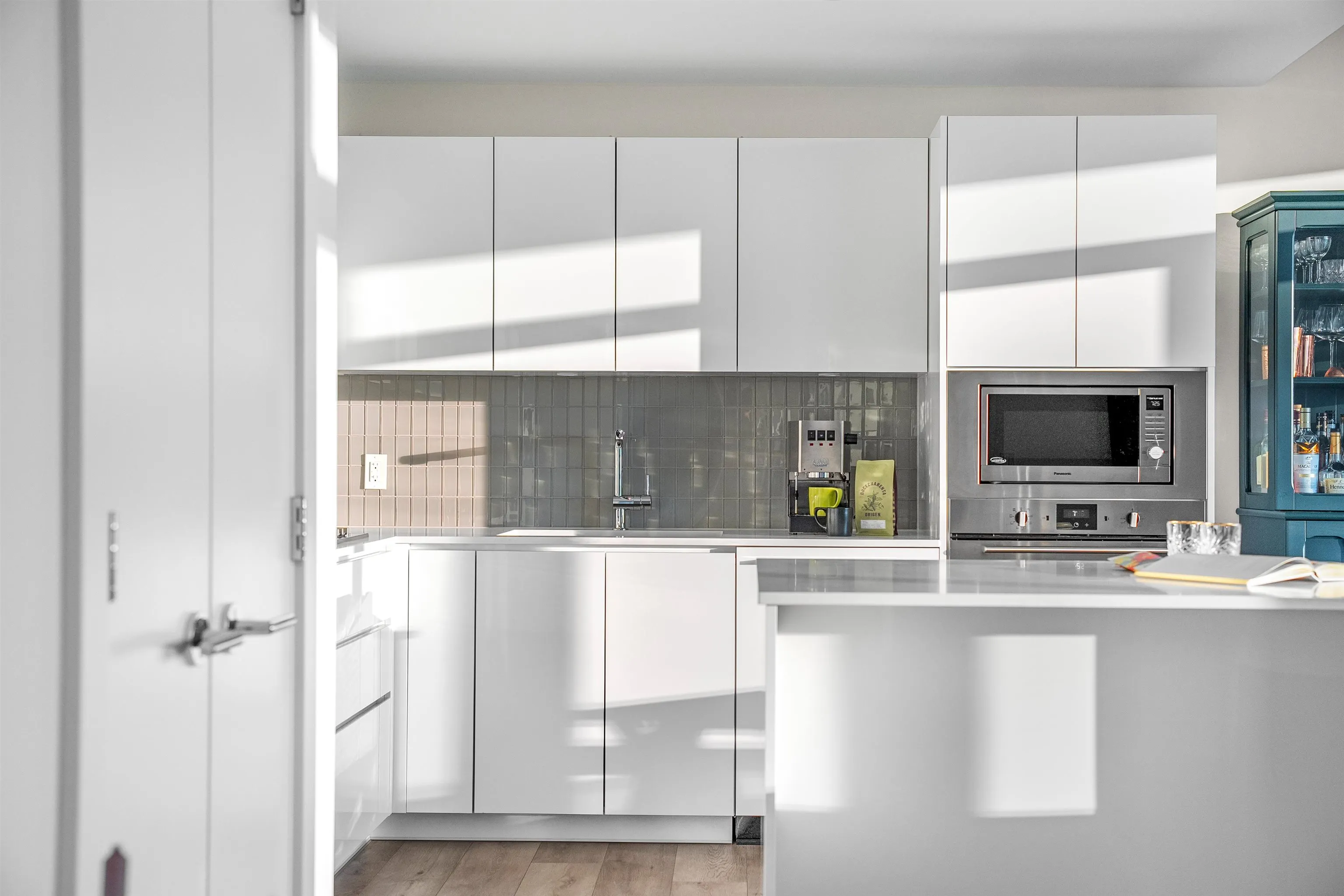 3102 10428 Whalley Boulevard