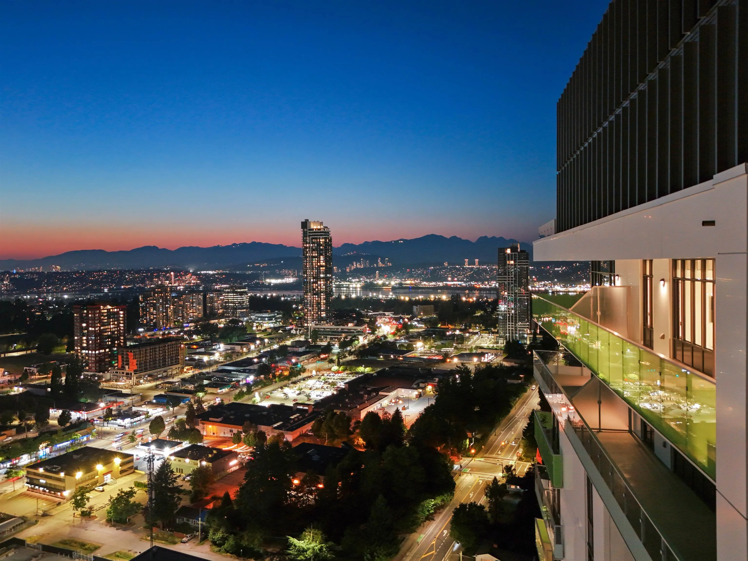 3102 10428 Whalley Boulevard