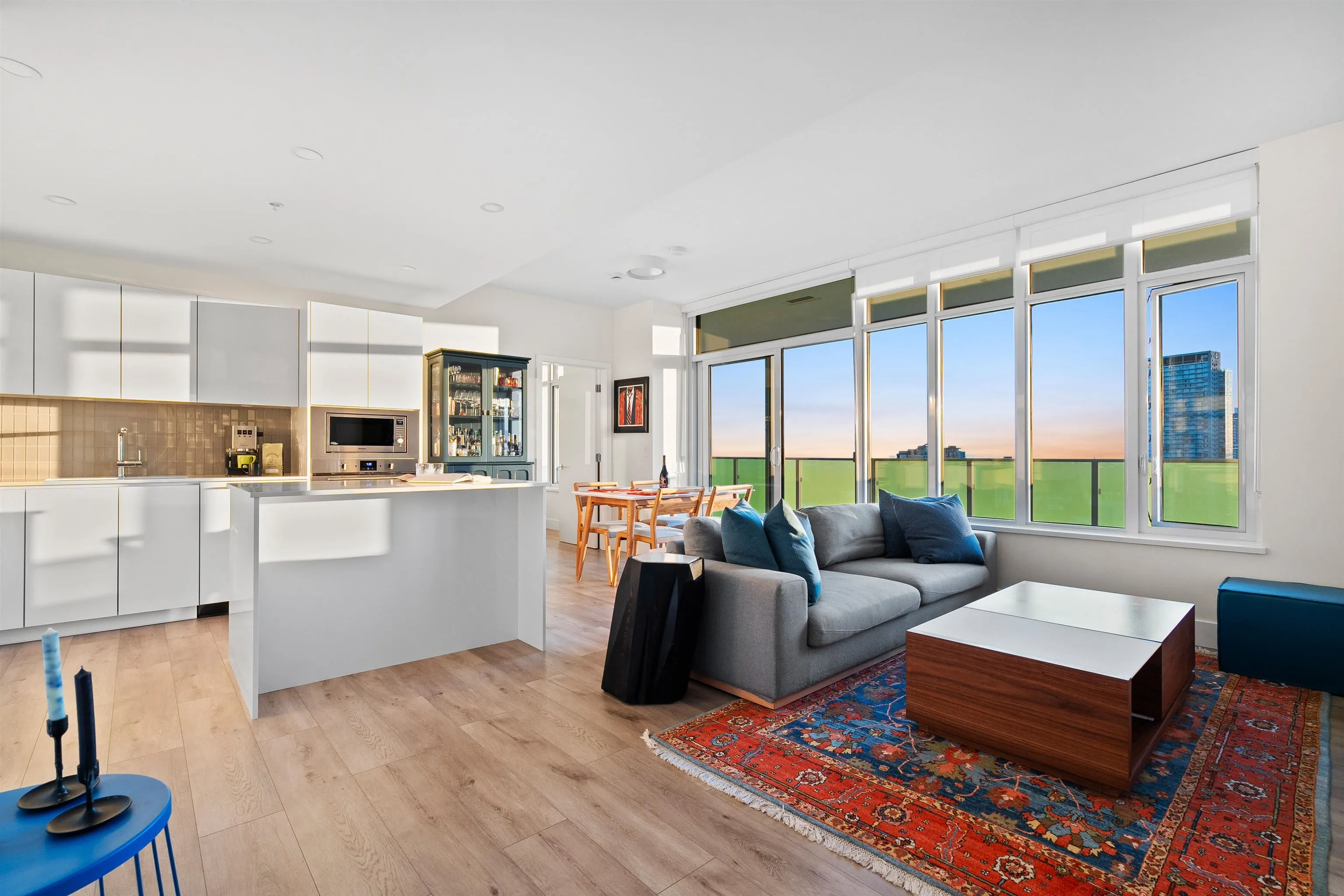 3102 10428 Whalley Boulevard