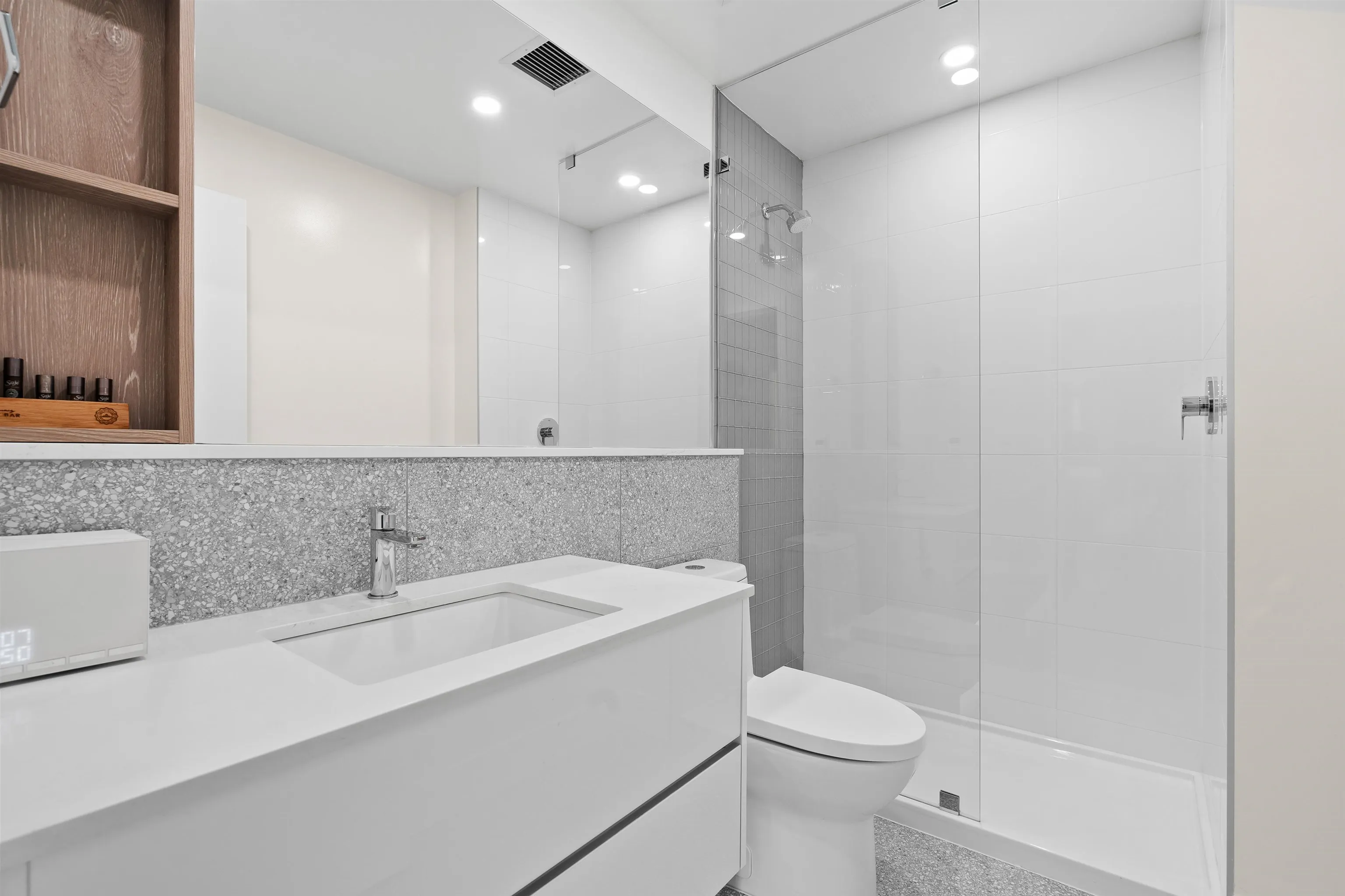 3102 10428 Whalley Boulevard