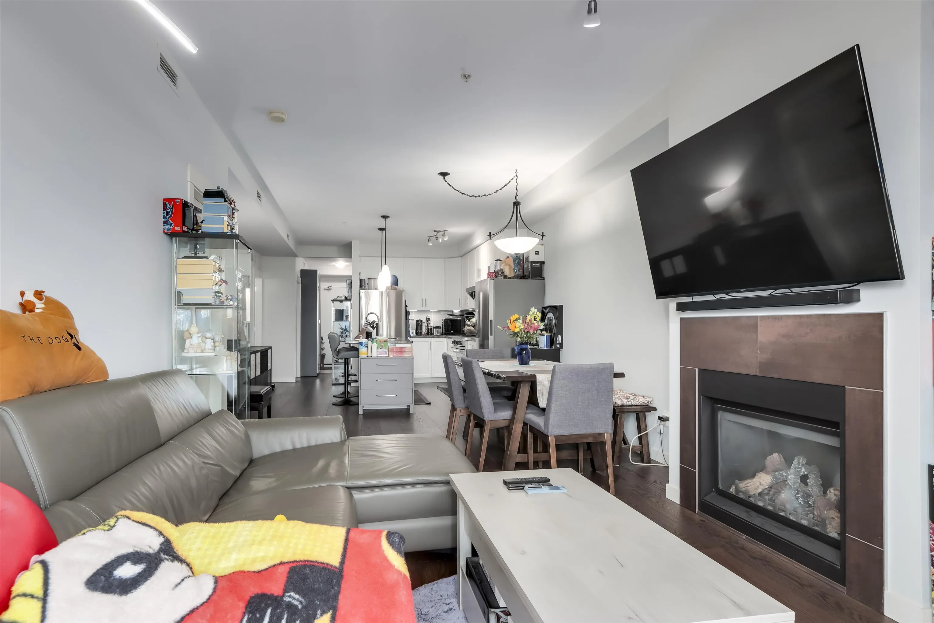 209 6077 London Road