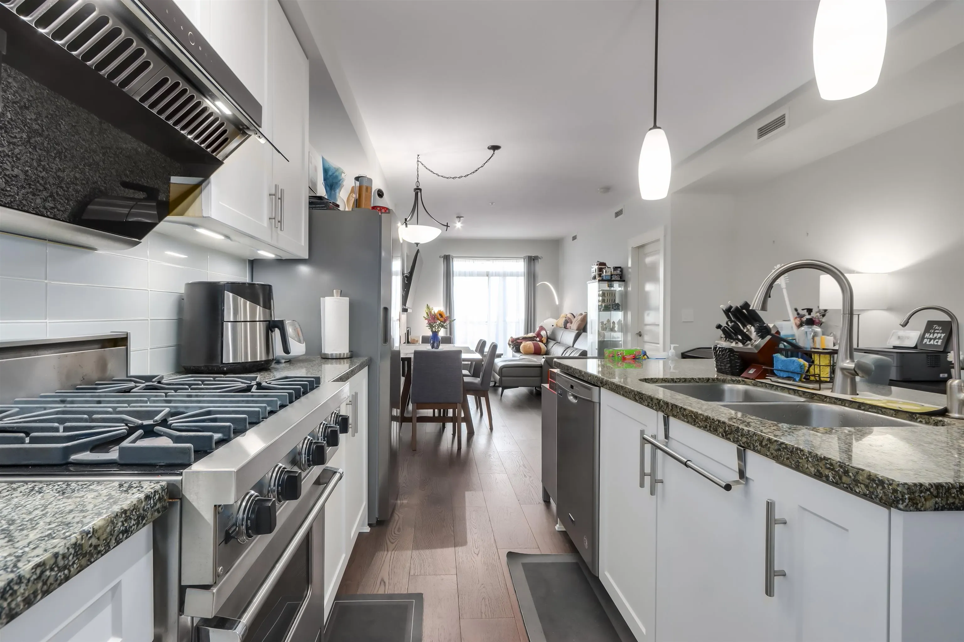 209 6077 London Road