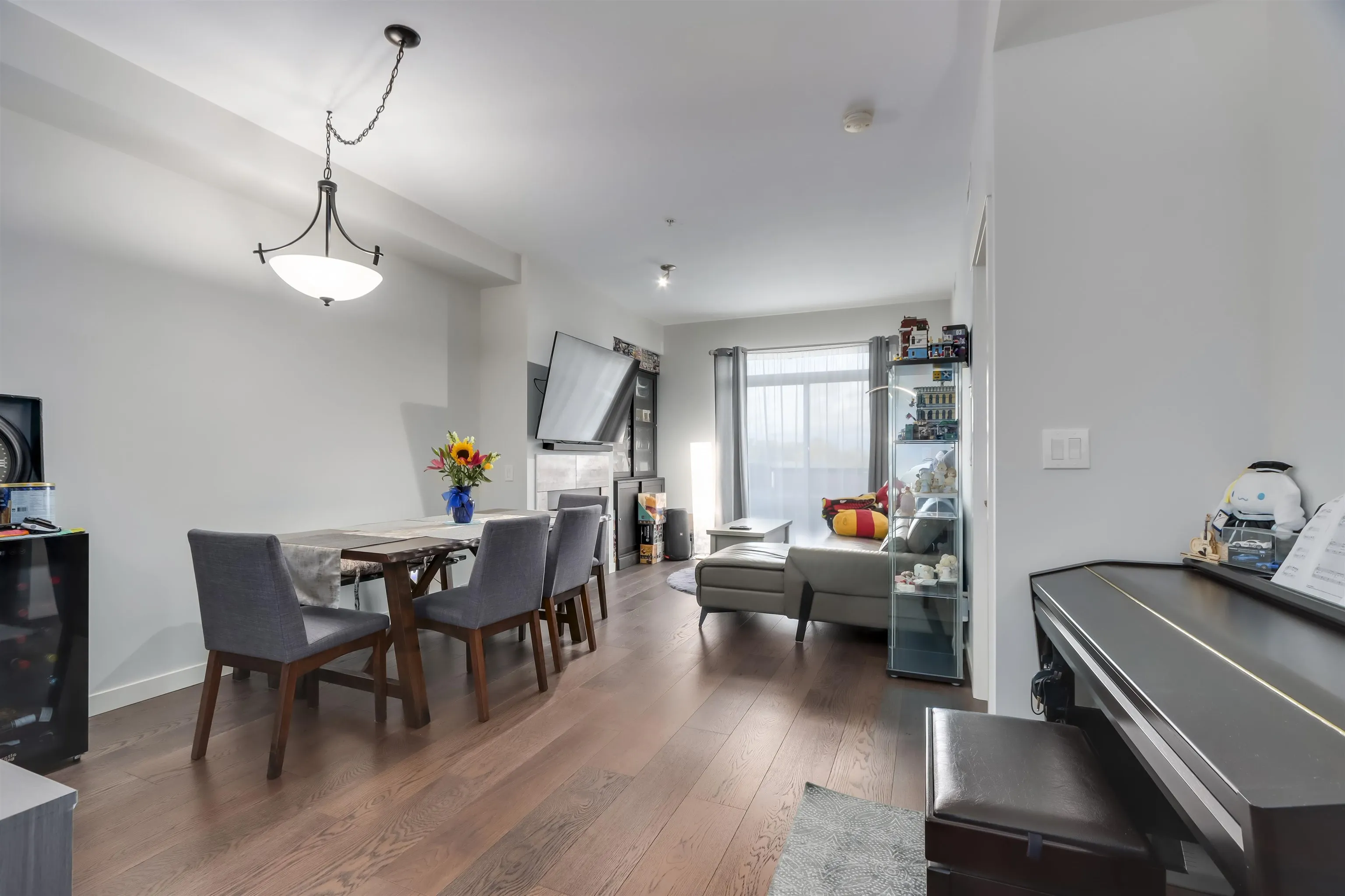 209 6077 London Road