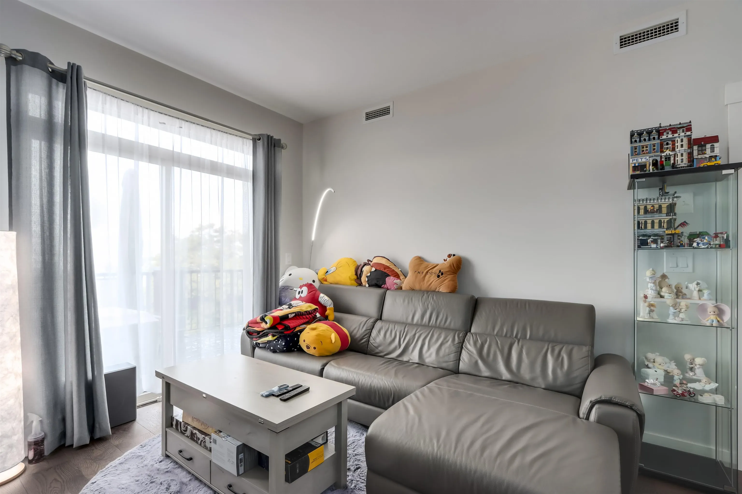 209 6077 London Road