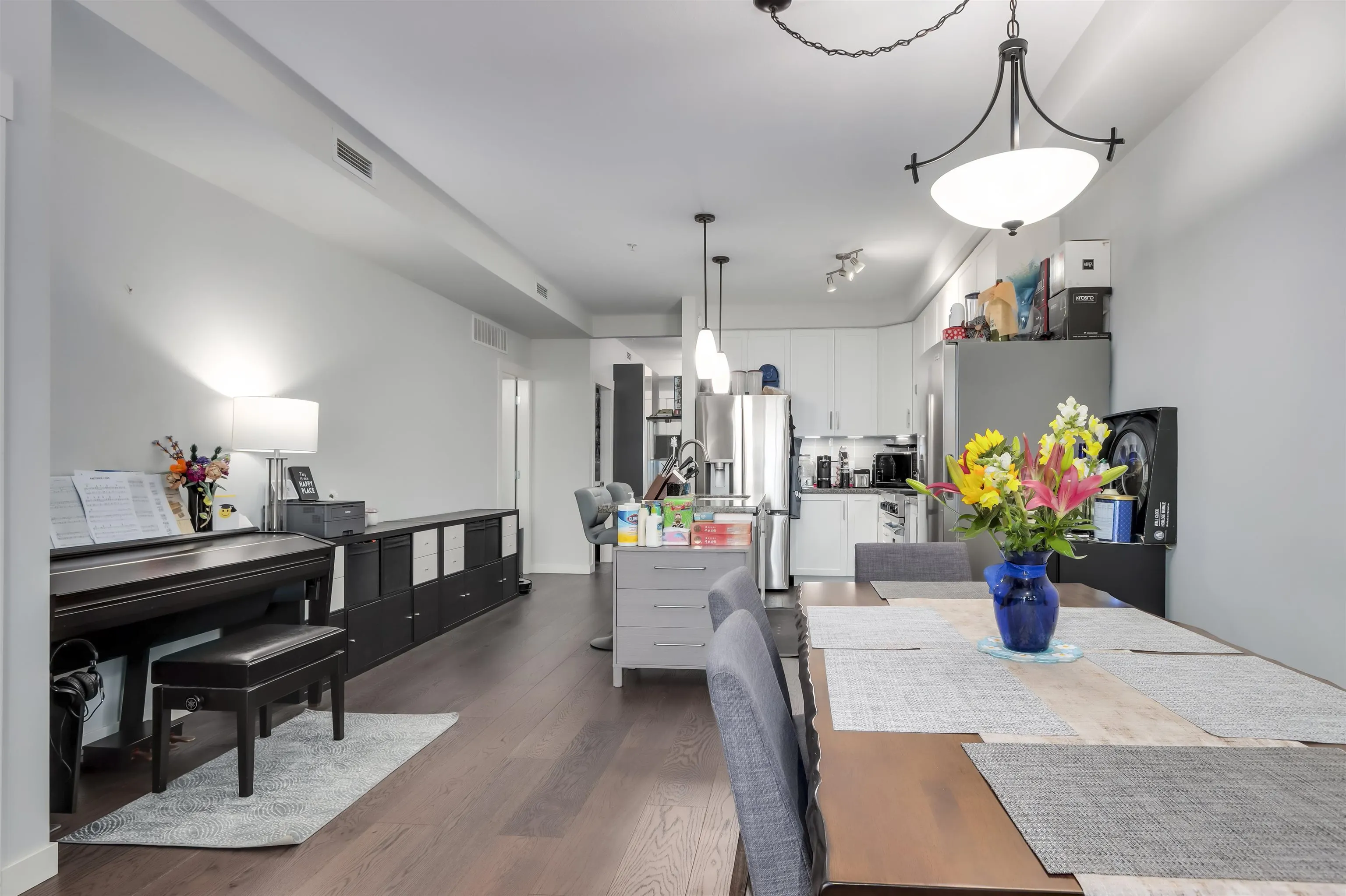 209 6077 London Road
