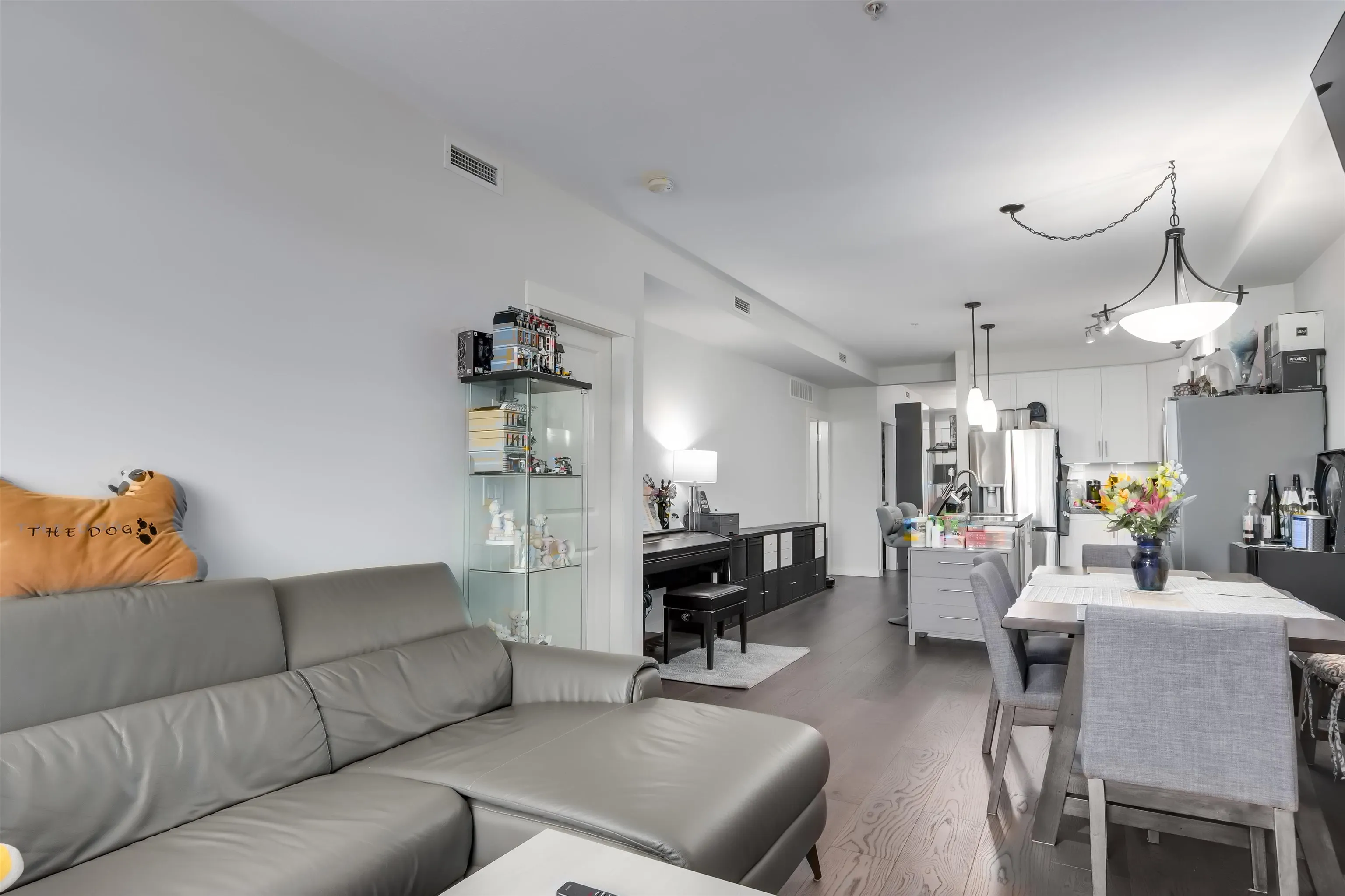 209 6077 London Road