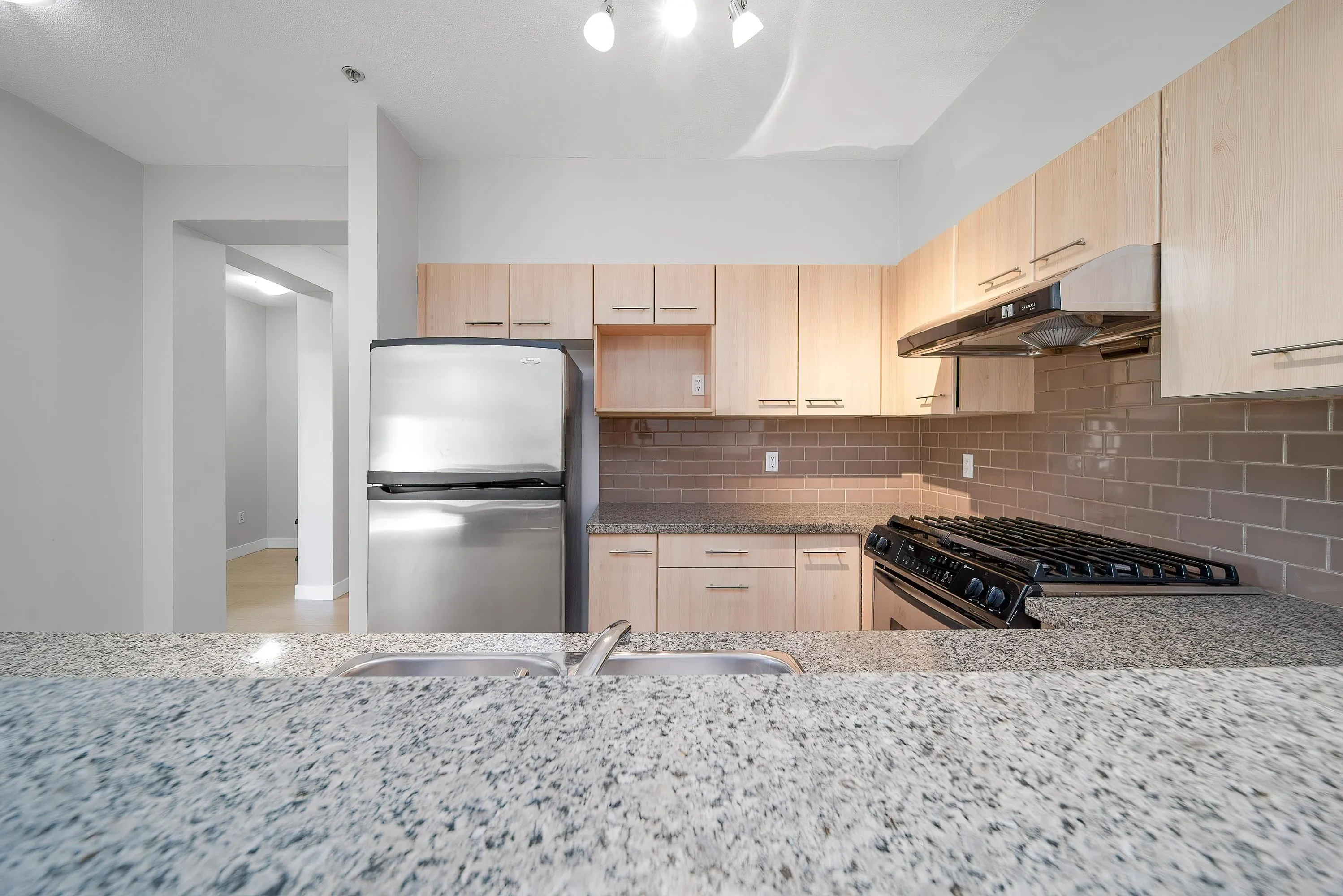 5403 5111 Garden City Road