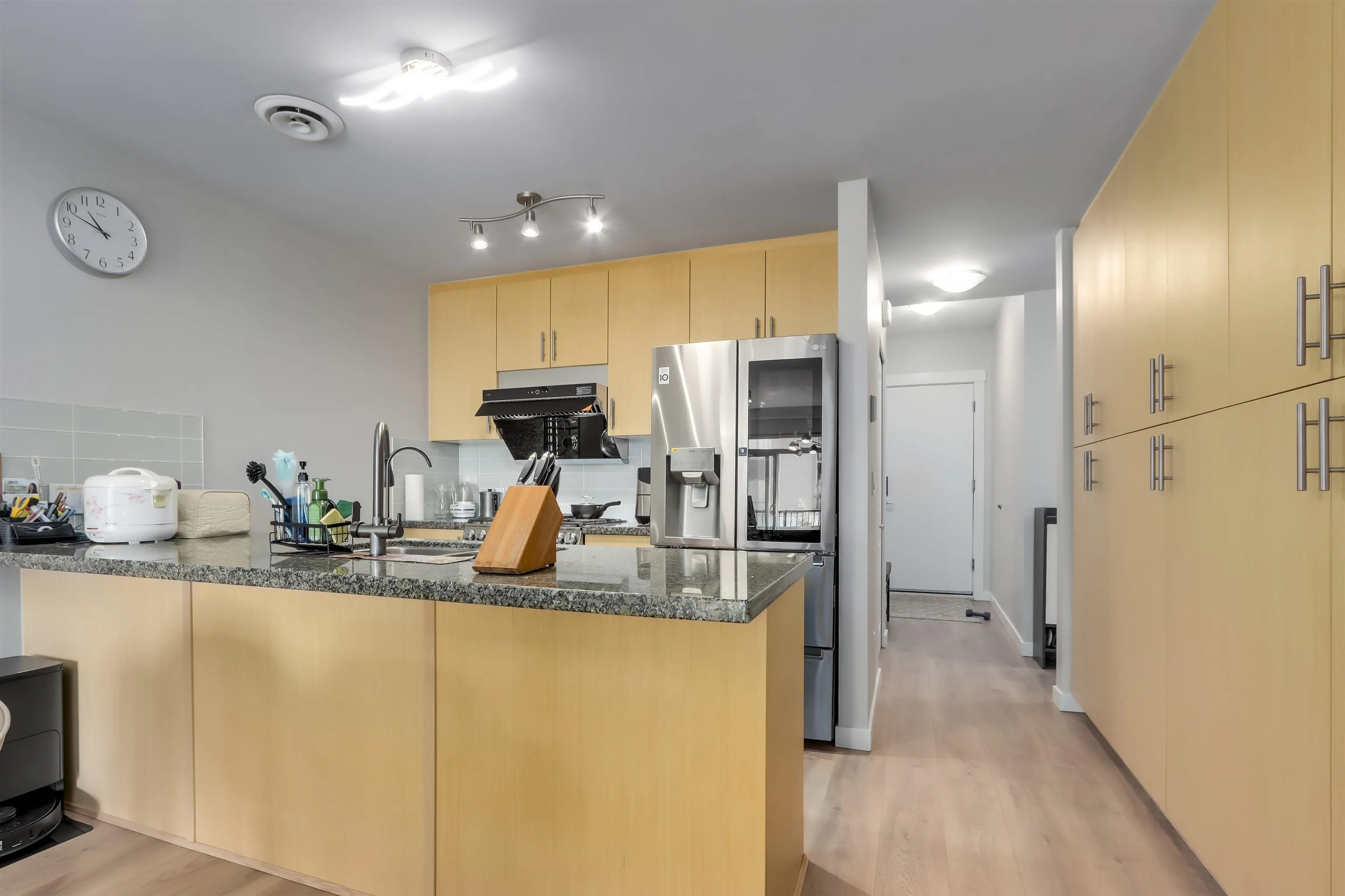 204 6077 London Road
