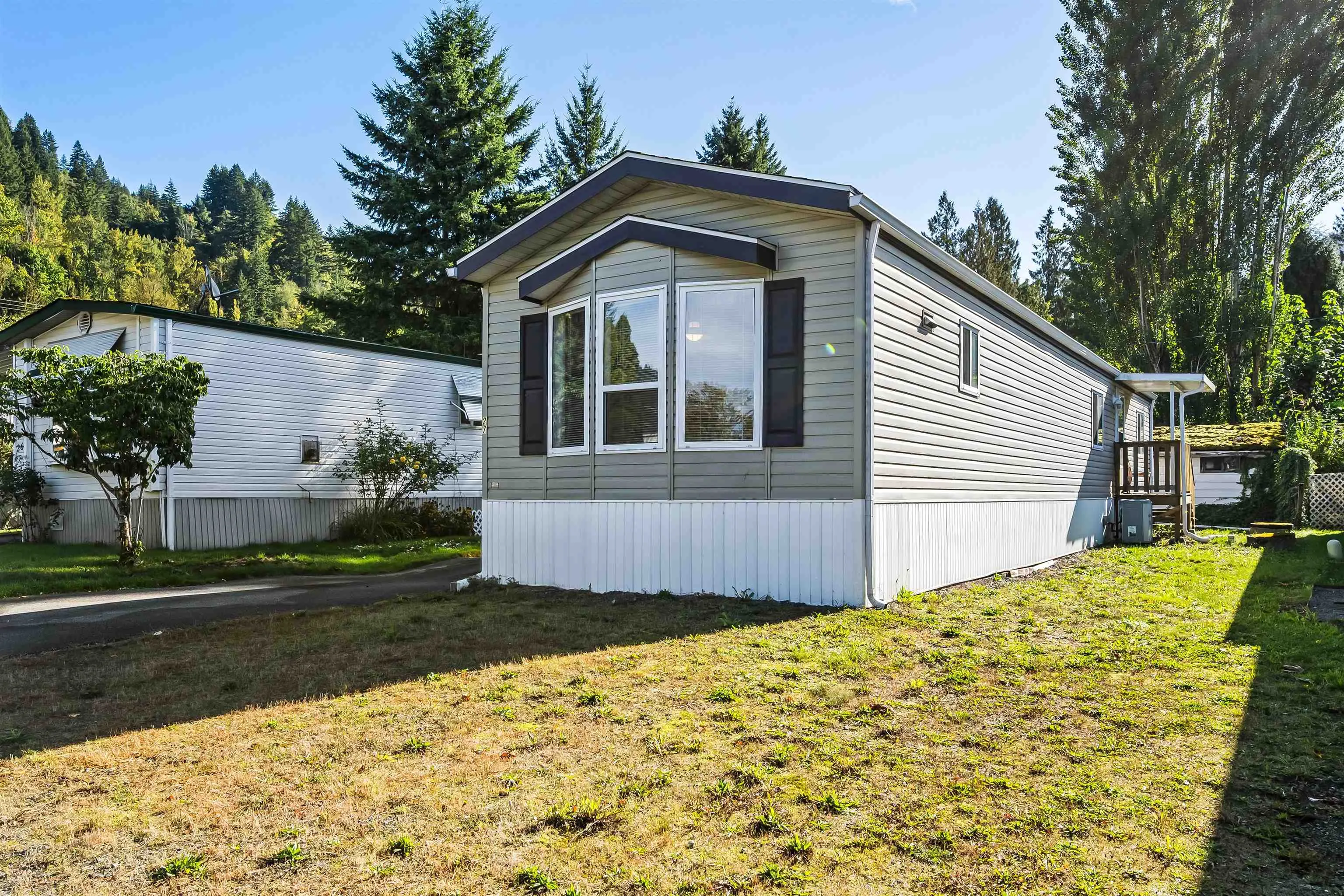 27 46484 Chilliwack Lake Road