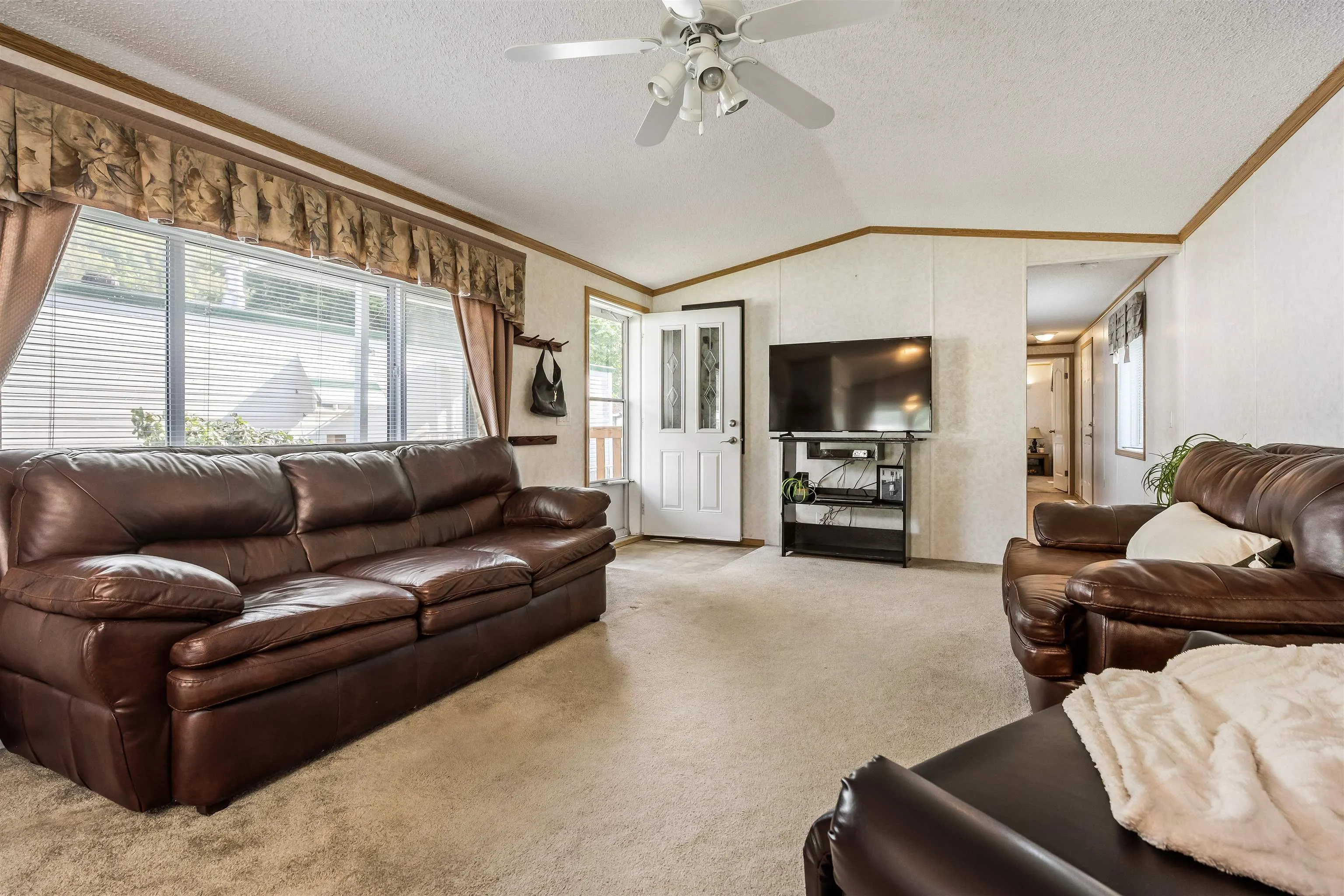 27 46484 Chilliwack Lake Road