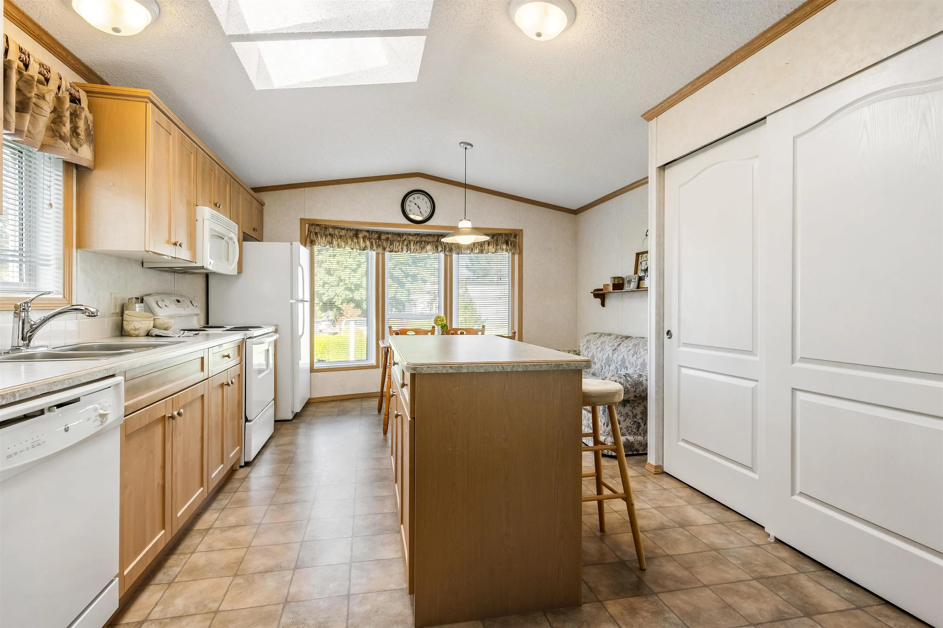 27 46484 Chilliwack Lake Road