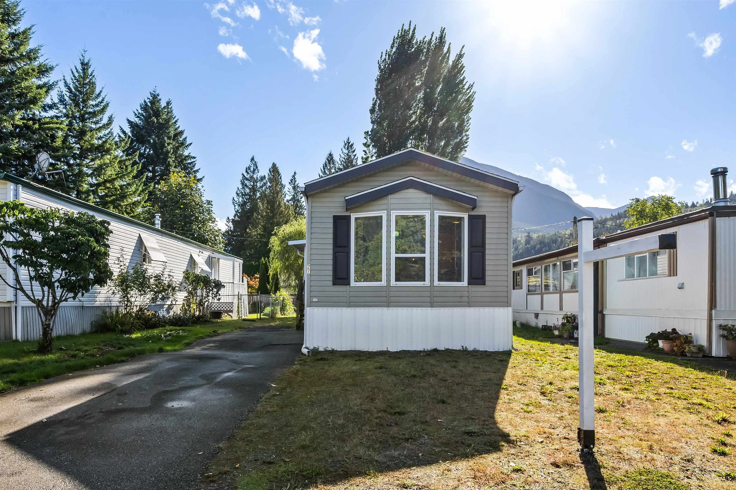 27 46484 Chilliwack Lake Road