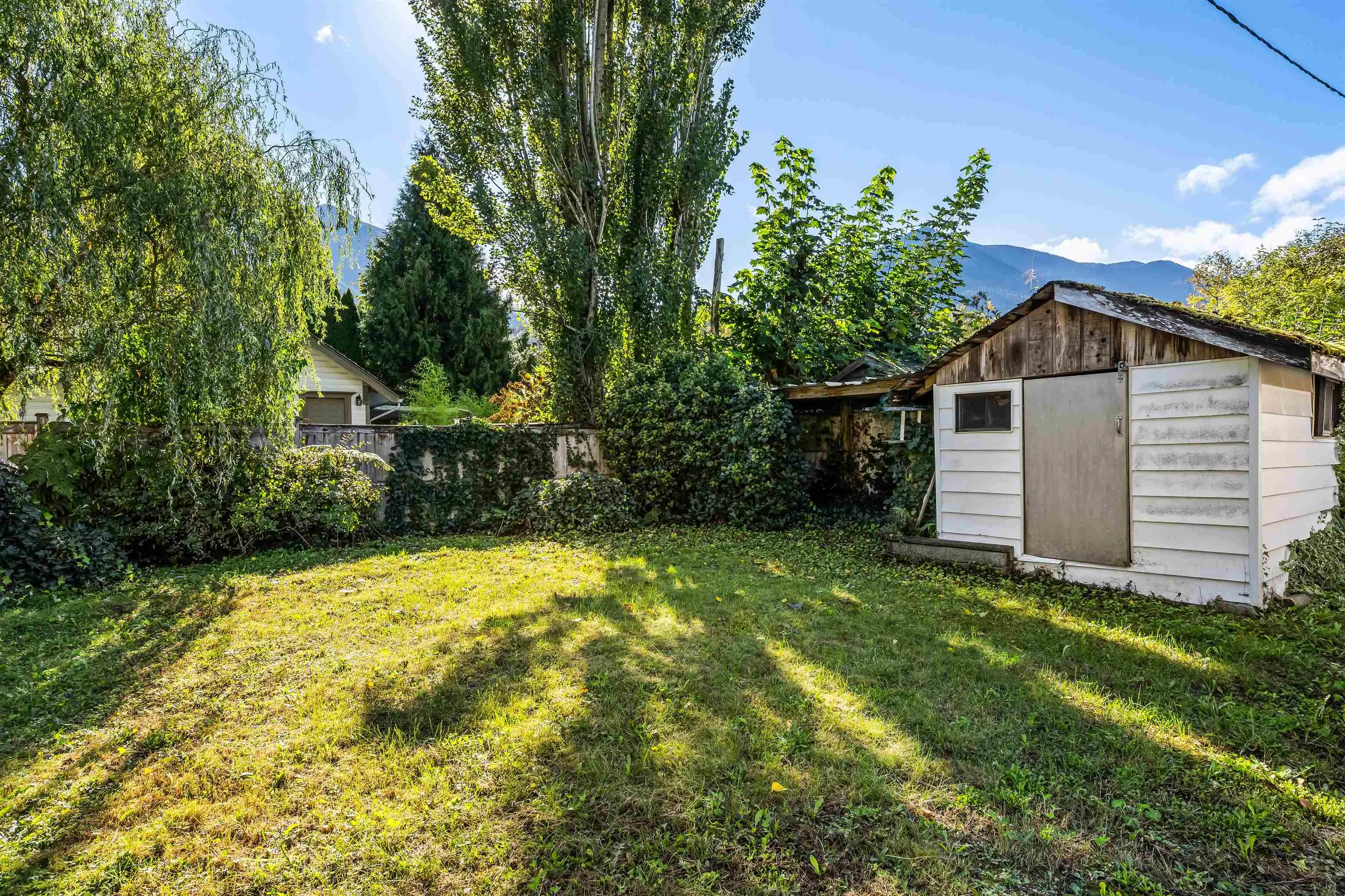 27 46484 Chilliwack Lake Road