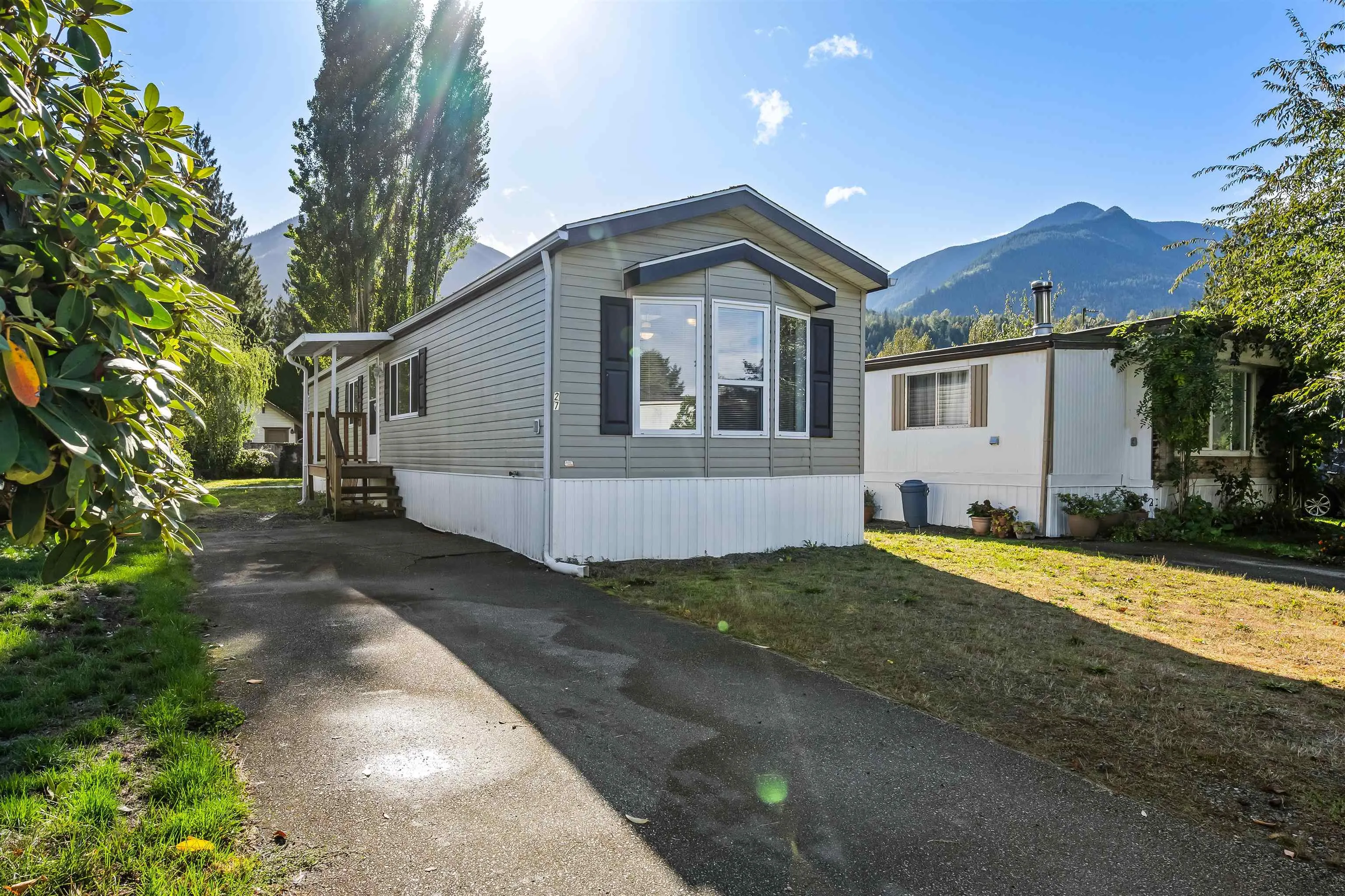 27 46484 Chilliwack Lake Road