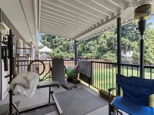 2086 Sherwood Crescent