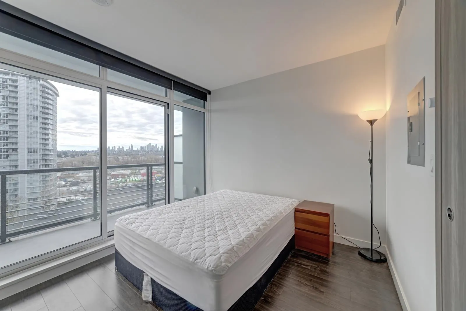 410 4720 Lougheed Highway