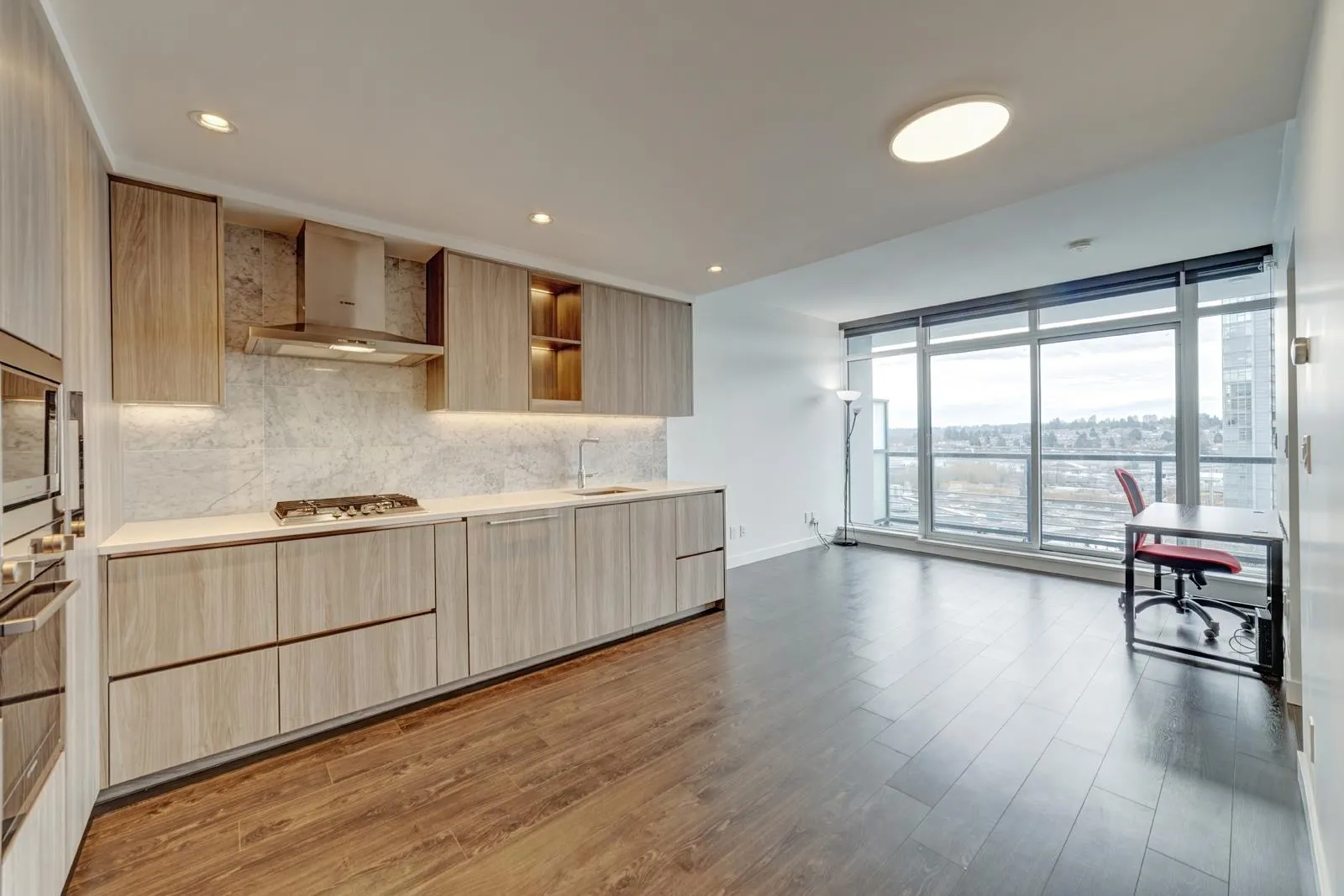 410 4720 Lougheed Highway