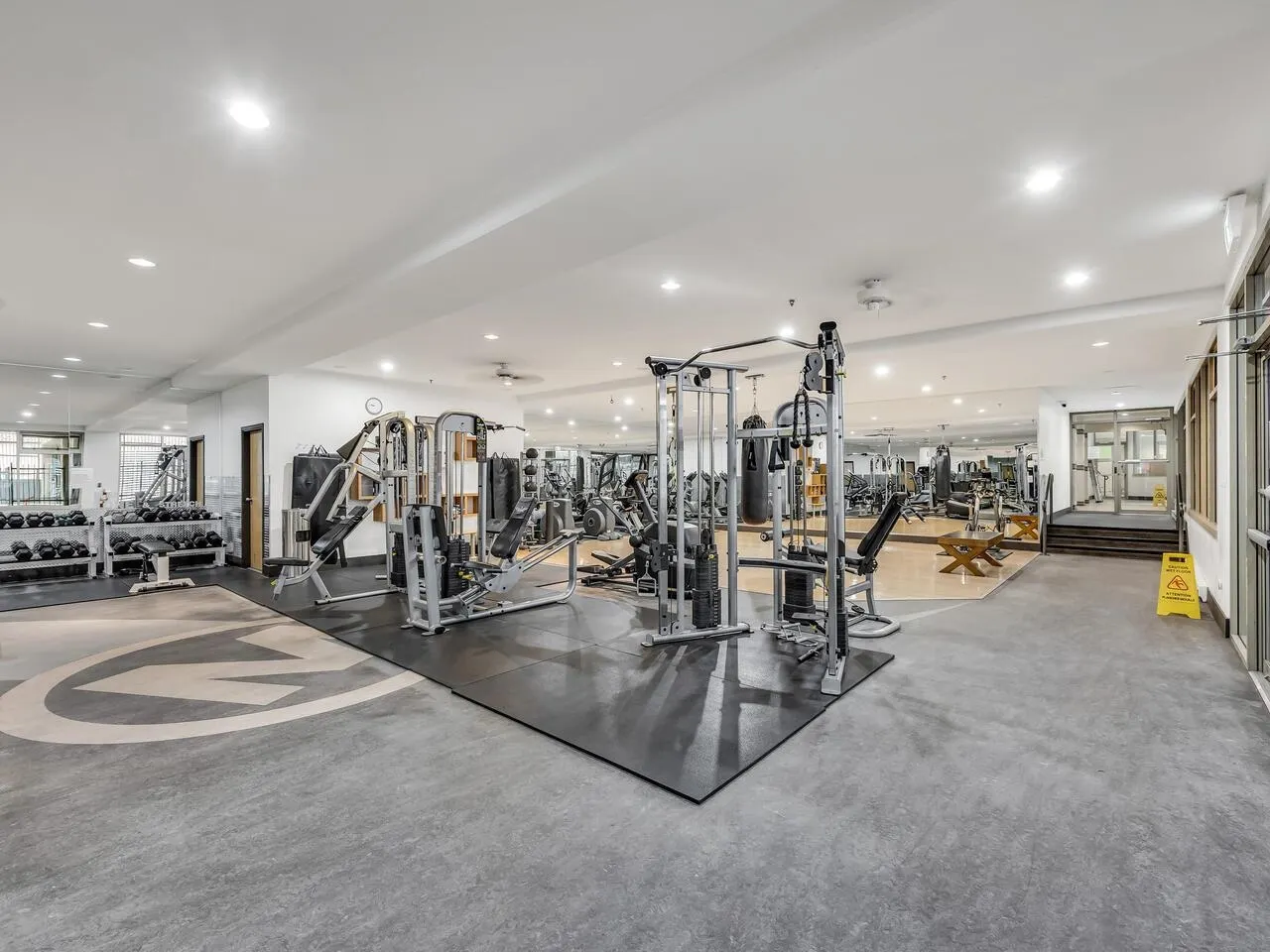 2104 969 Richards Street