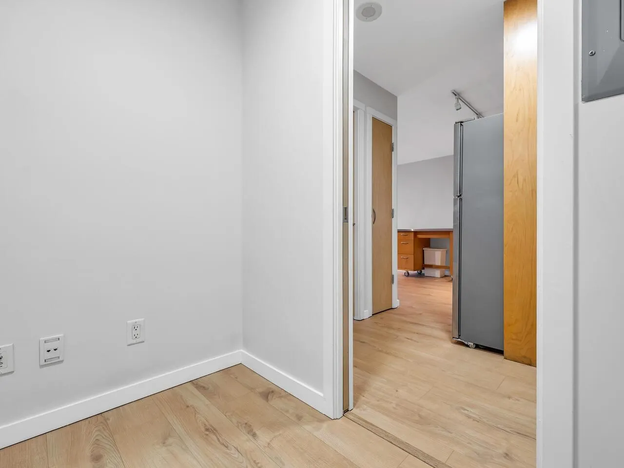 2104 969 Richards Street