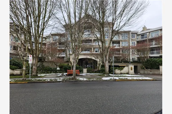 102 5888 Dover Crescent