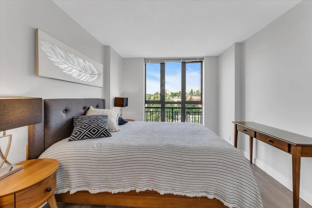 1308 814 Royal Avenue