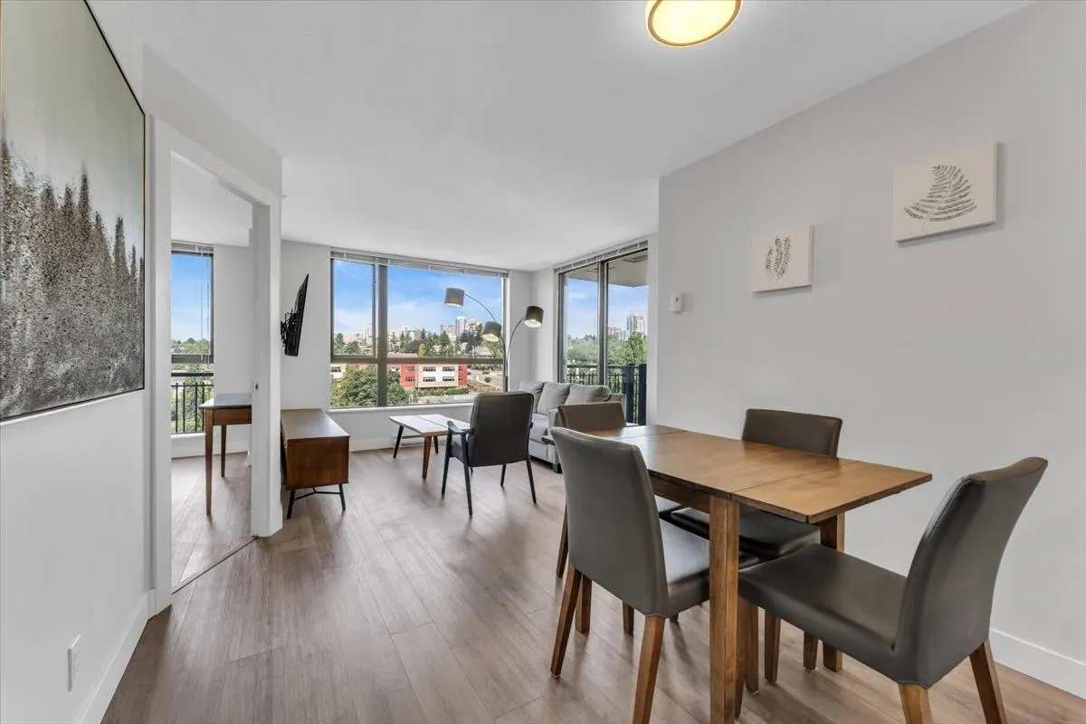 1308 814 Royal Avenue