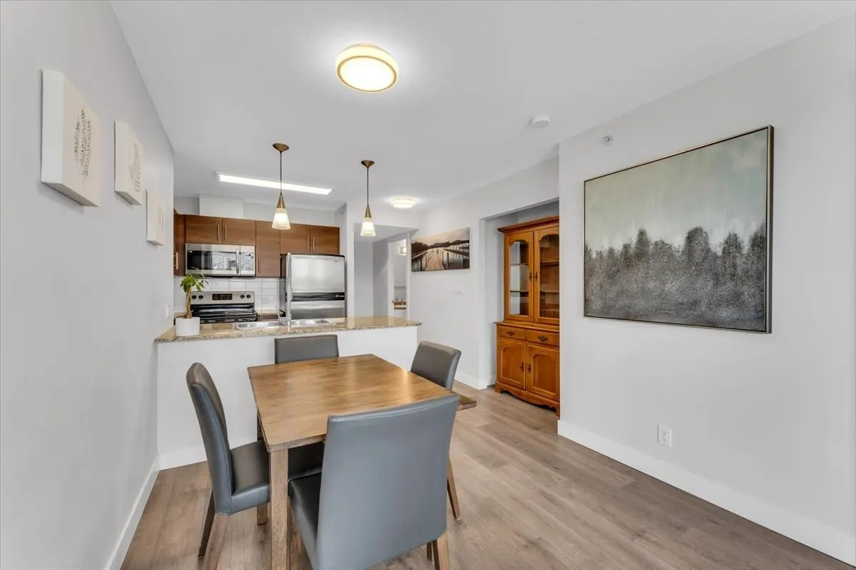 1308 814 Royal Avenue