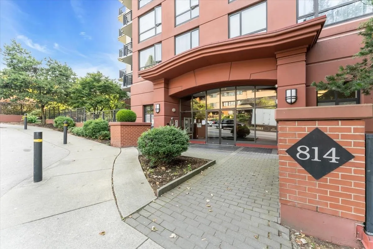 1308 814 Royal Avenue