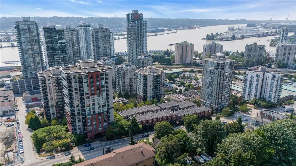 1308 814 Royal Avenue