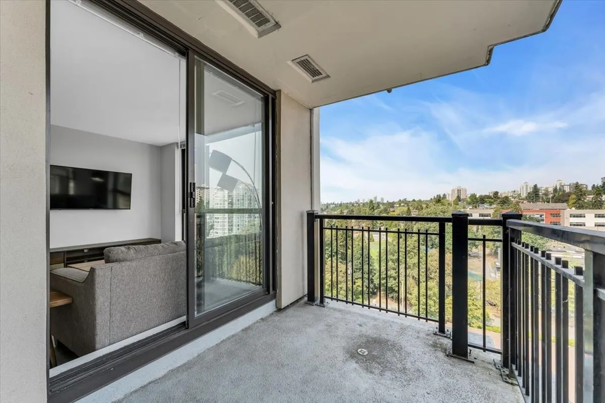 1308 814 Royal Avenue