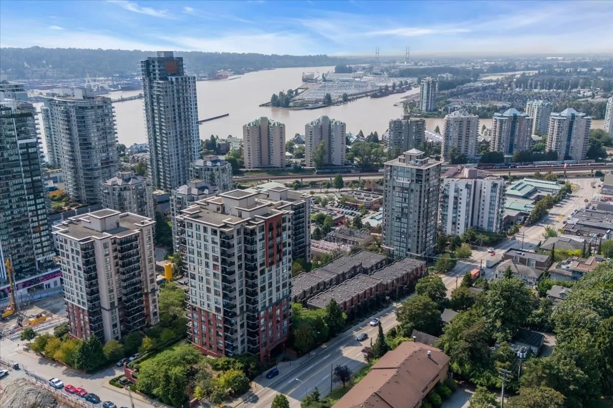 1308 814 Royal Avenue