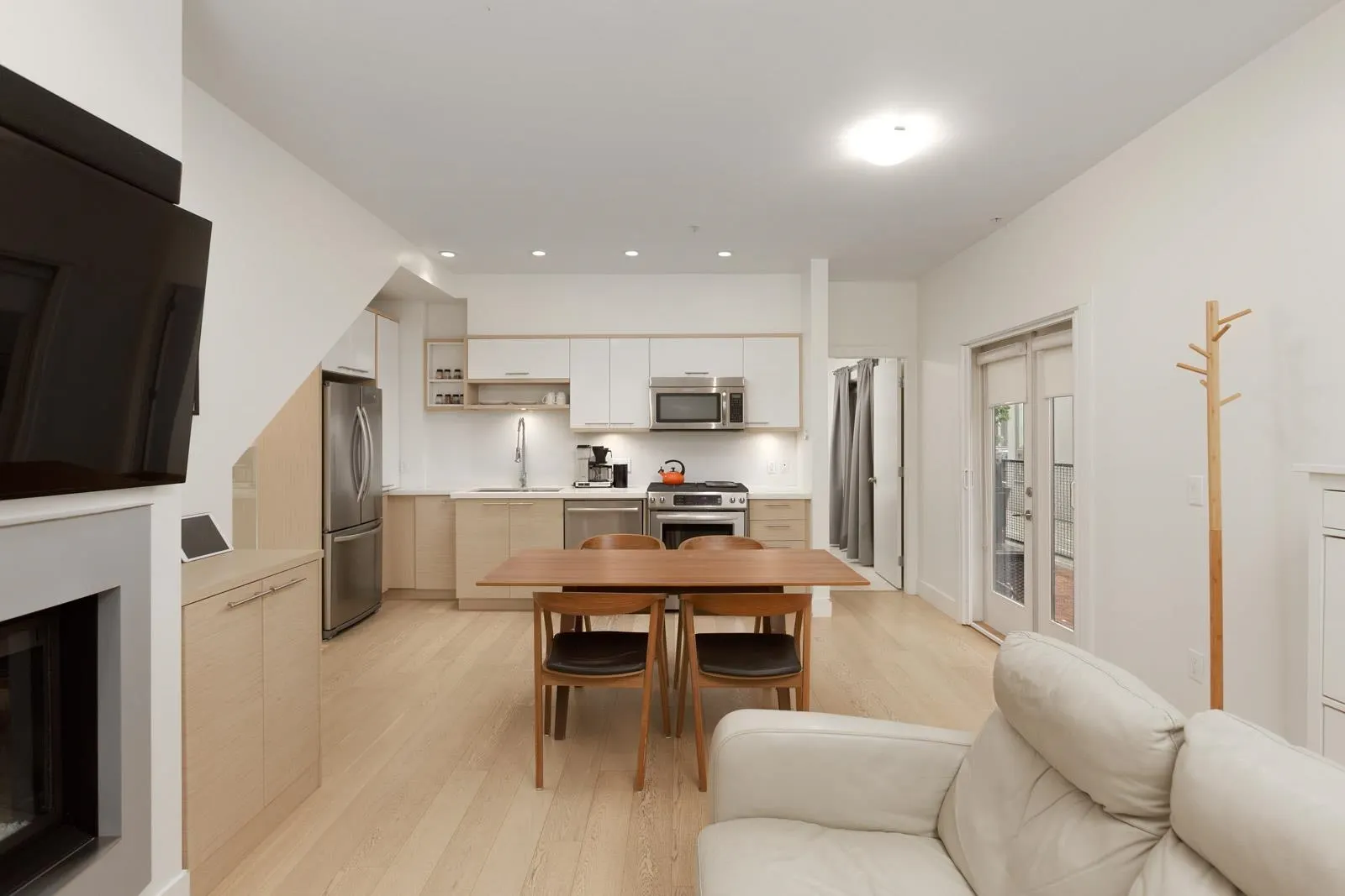 3195 St. George Street