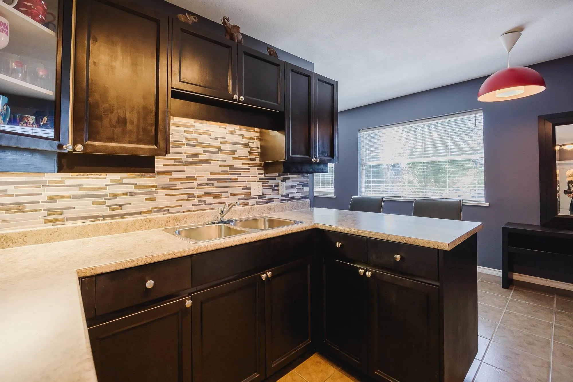 201 22722 Lougheed Highway