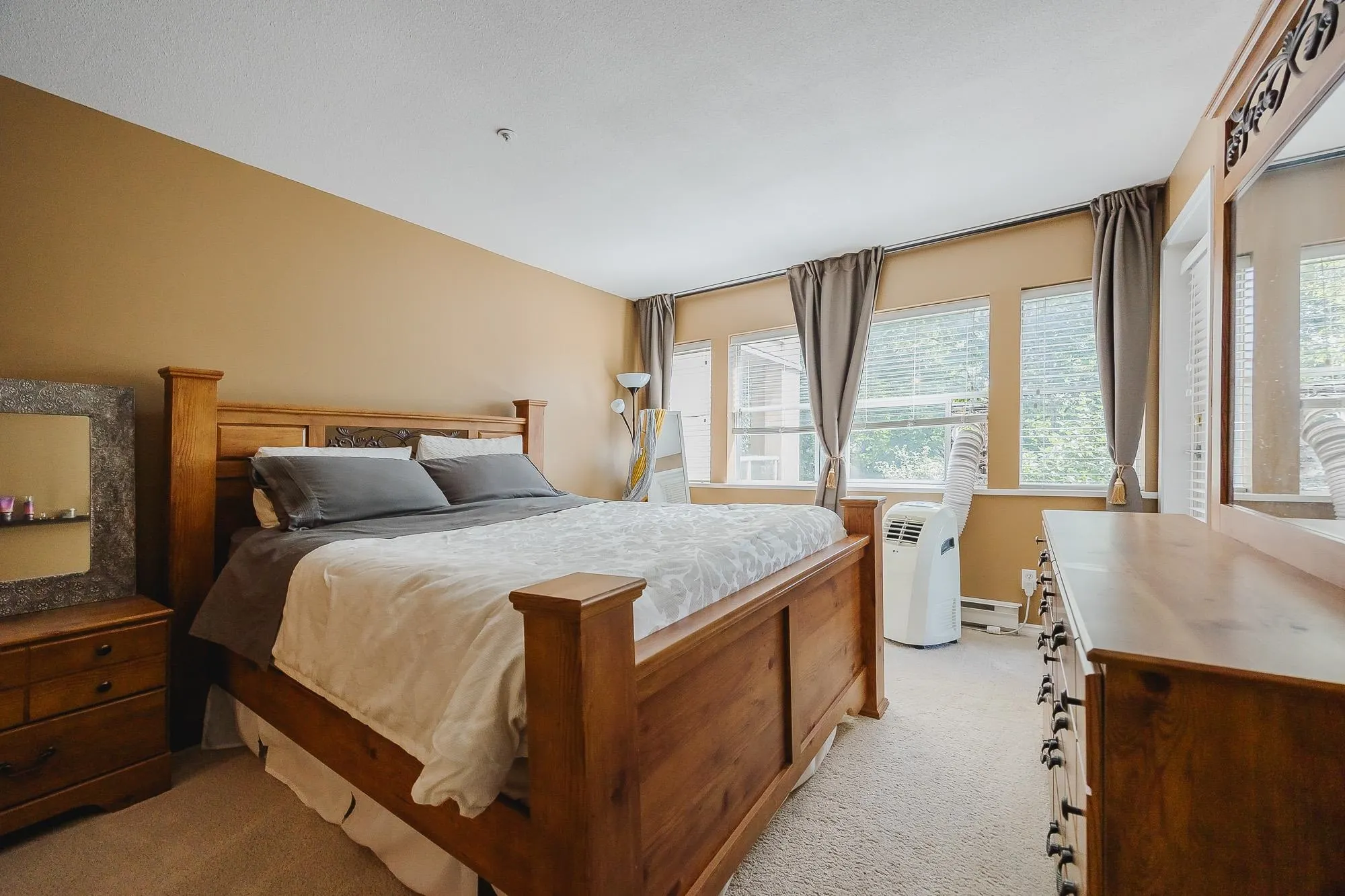 201 22722 Lougheed Highway