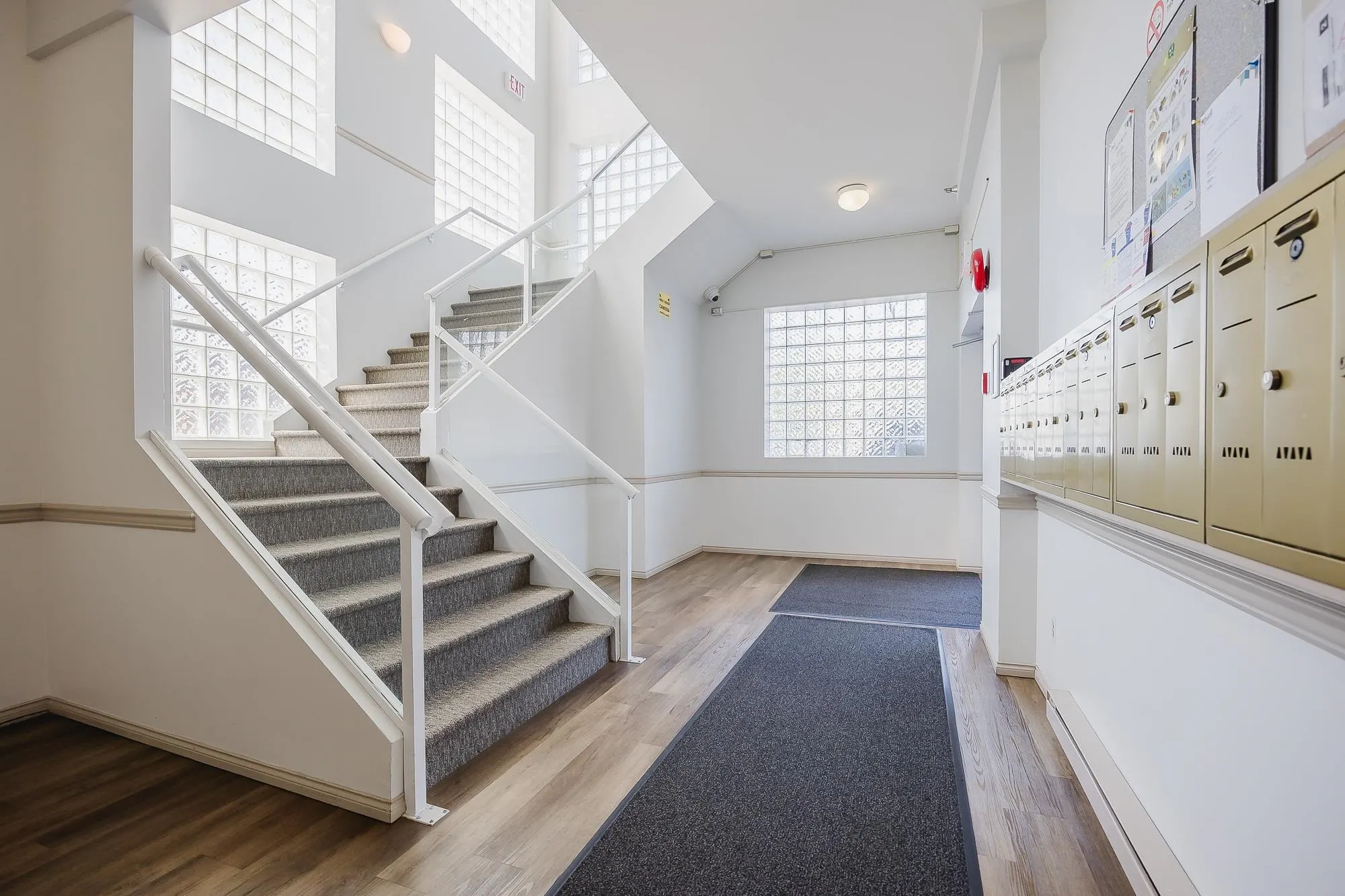 201 22722 Lougheed Highway