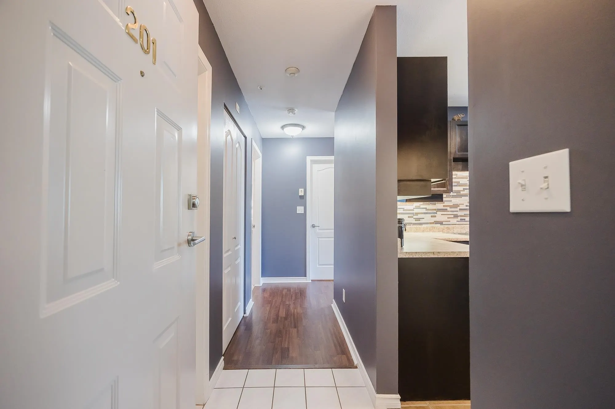 201 22722 Lougheed Highway