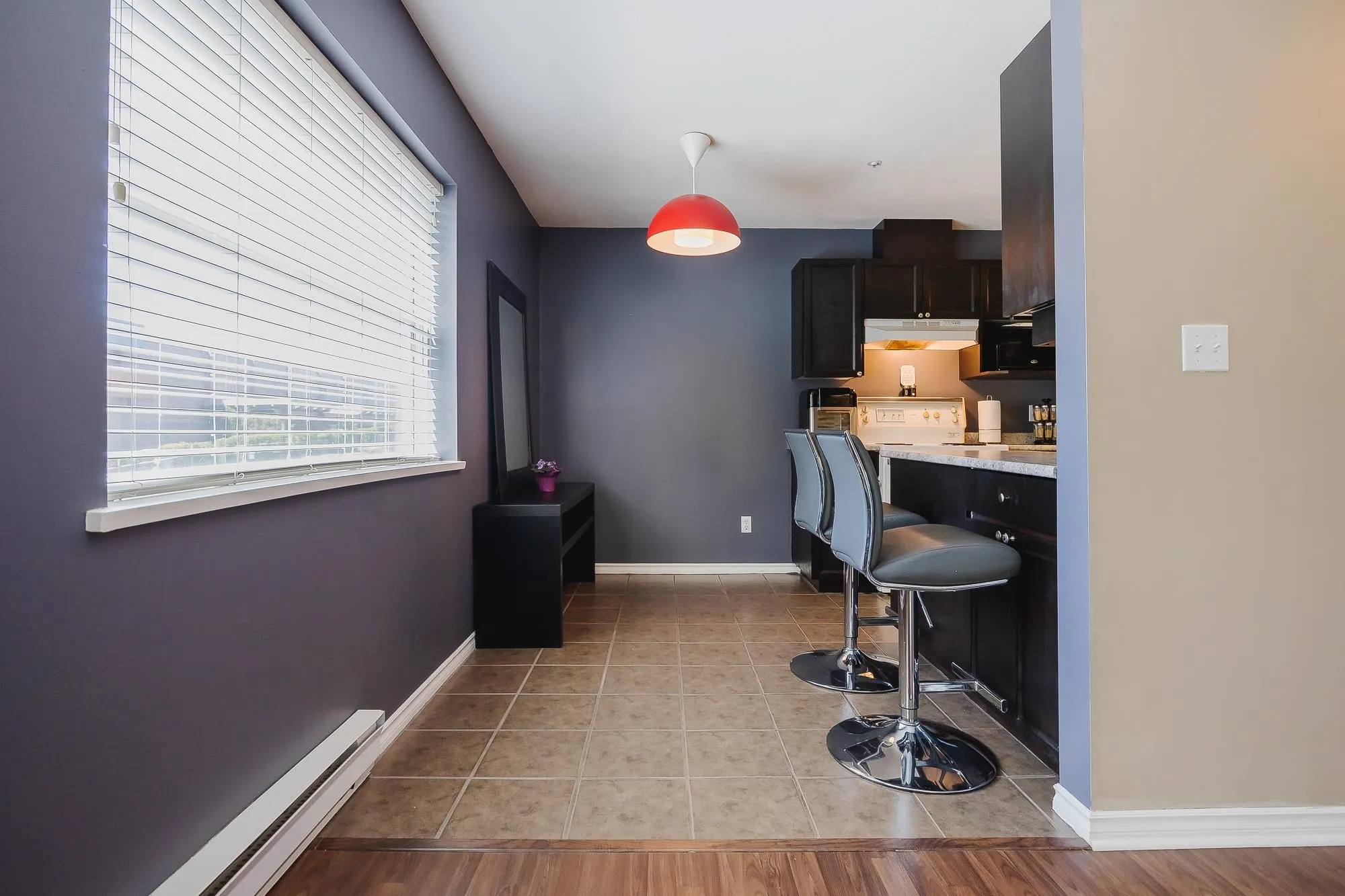 201 22722 Lougheed Highway