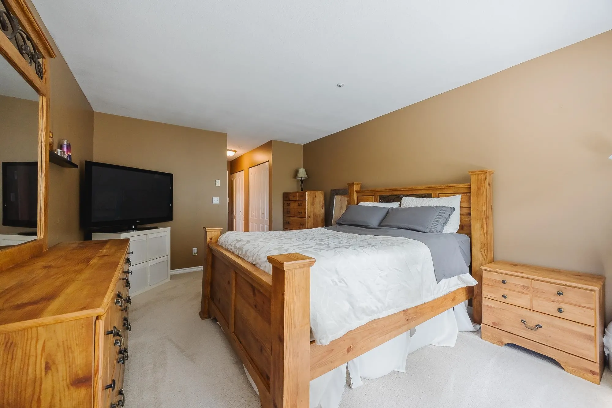 201 22722 Lougheed Highway