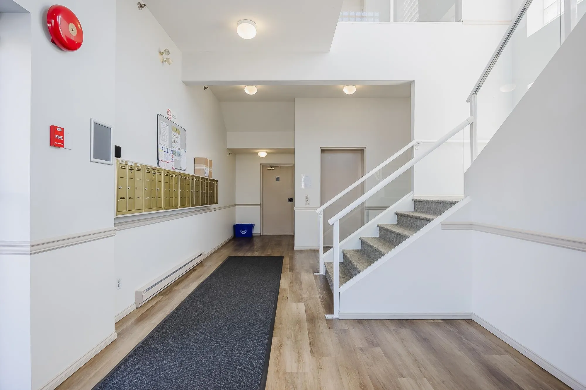 201 22722 Lougheed Highway