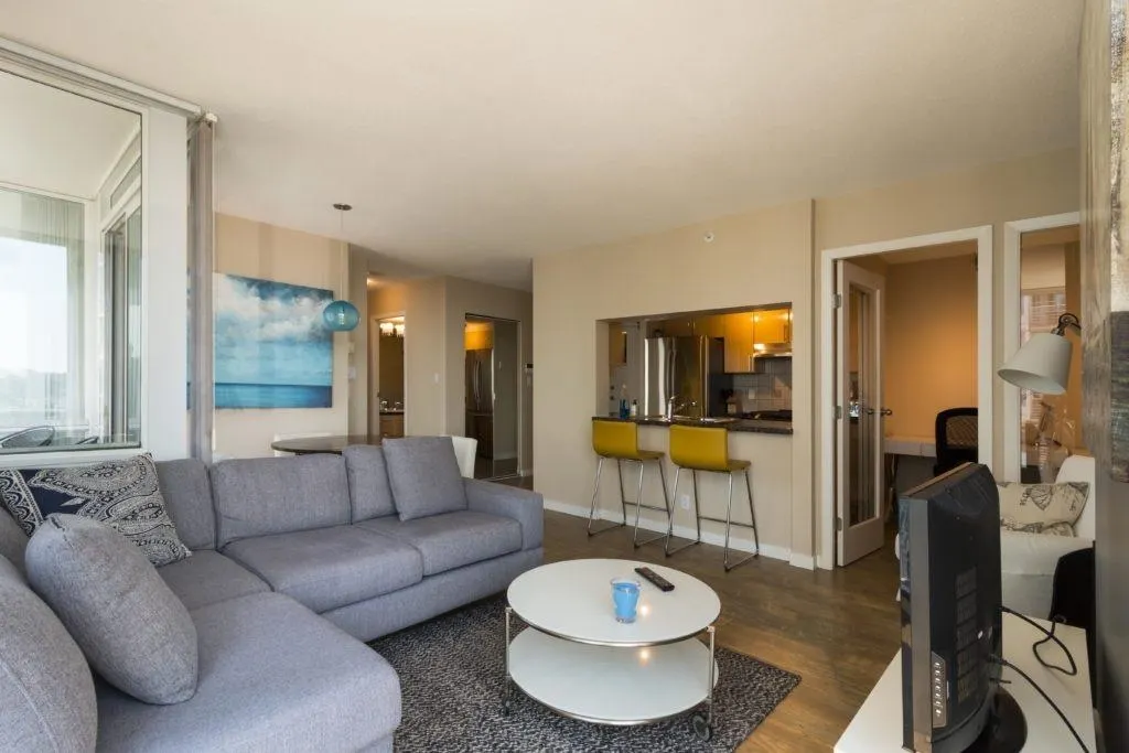 2802 193 Aquarius Mews